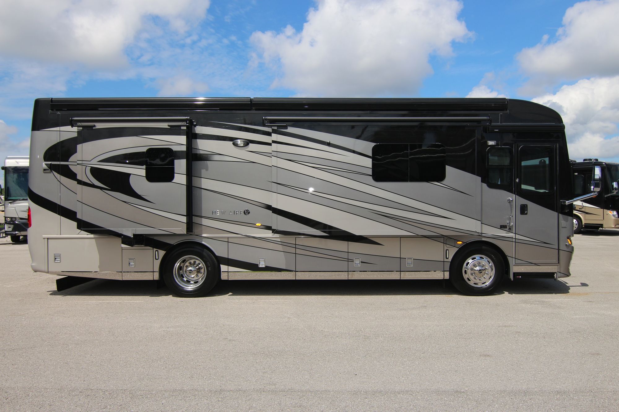 Used 2018 Newmar New Aire 3341 Class A  For Sale