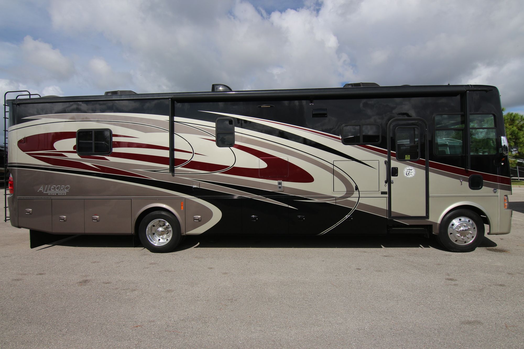 Used 2015 Tiffin Motor Homes Allegro 36LA Class A  For Sale