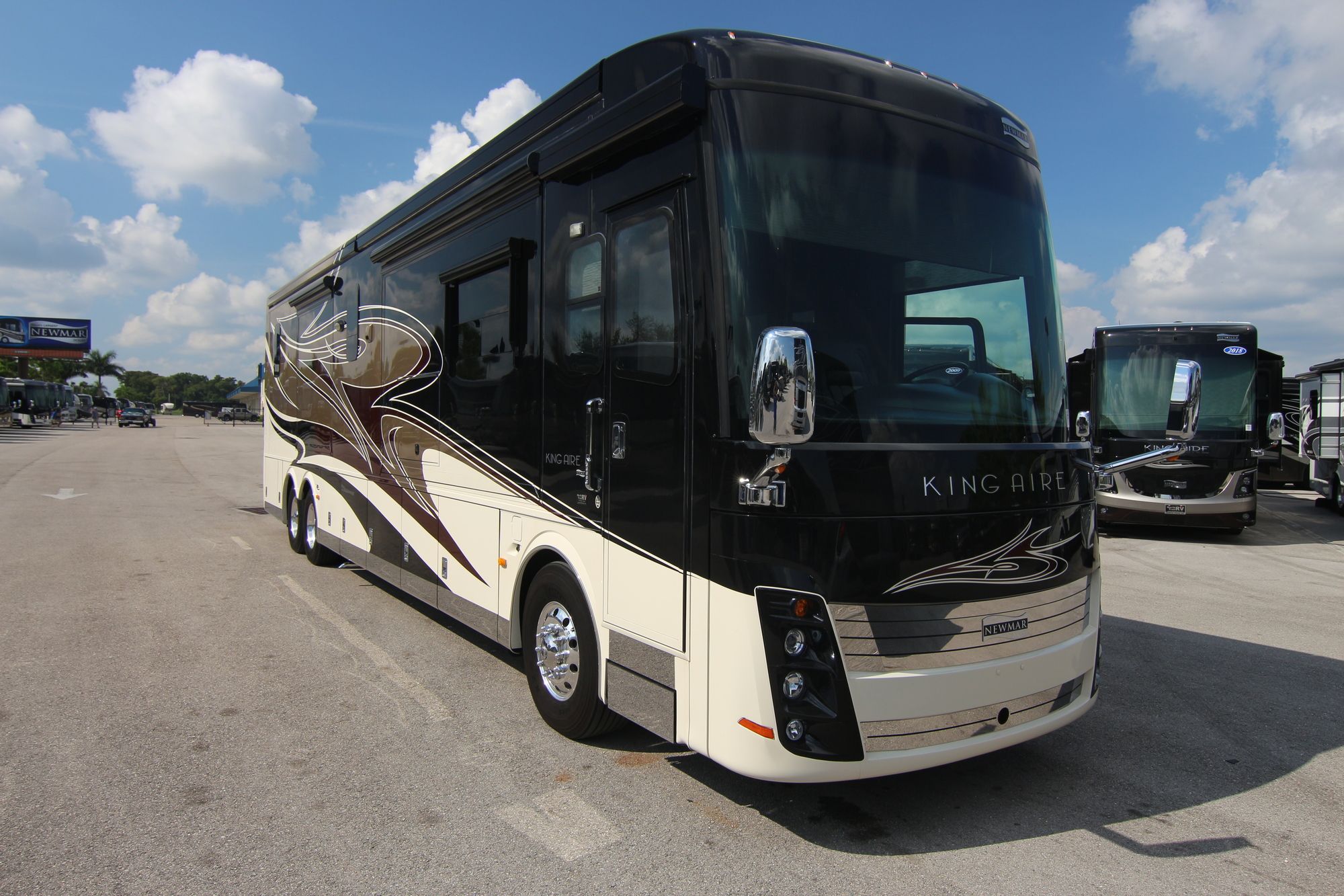 Used 2014 Newmar King Aire 4584 Class A  For Sale