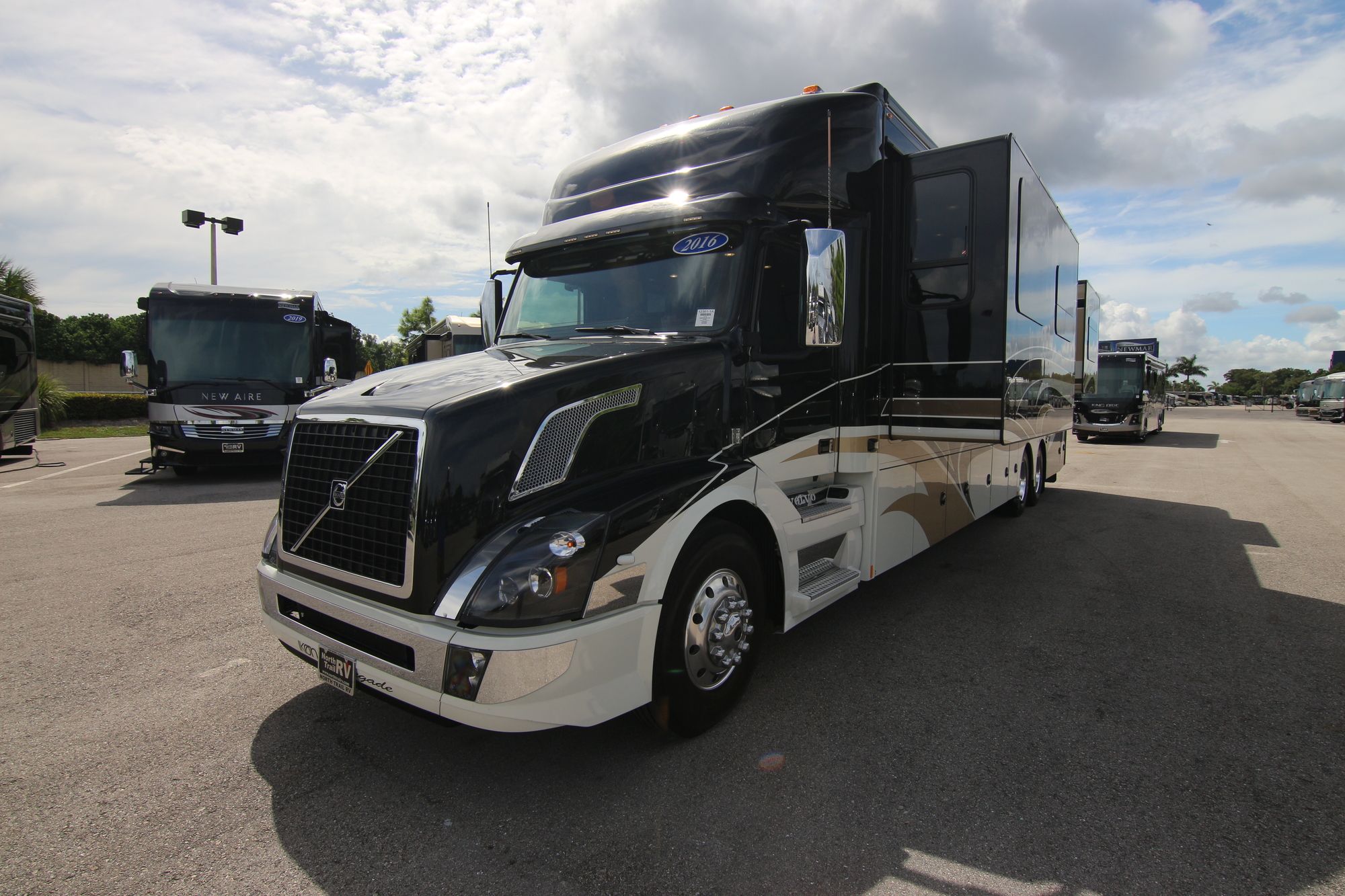 Used 2016 Renegade Rv Ikon 3400RM Super C  For Sale