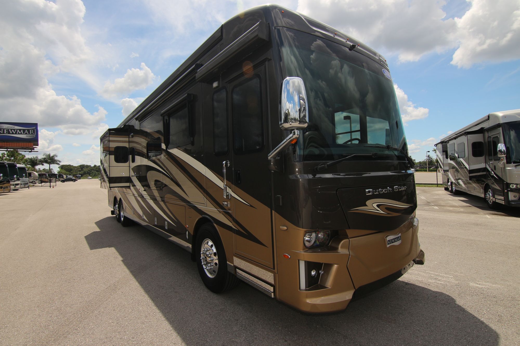 Used 2019 Newmar Dutch Star 4369 Class A  For Sale