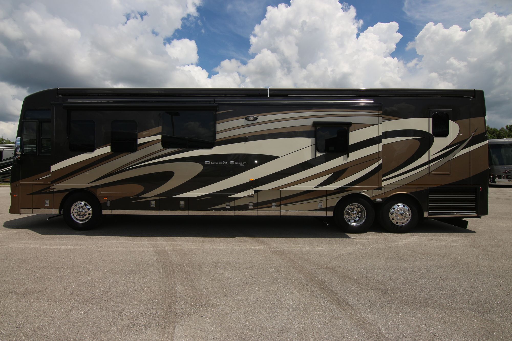 Used 2019 Newmar Dutch Star 4369 Class A  For Sale