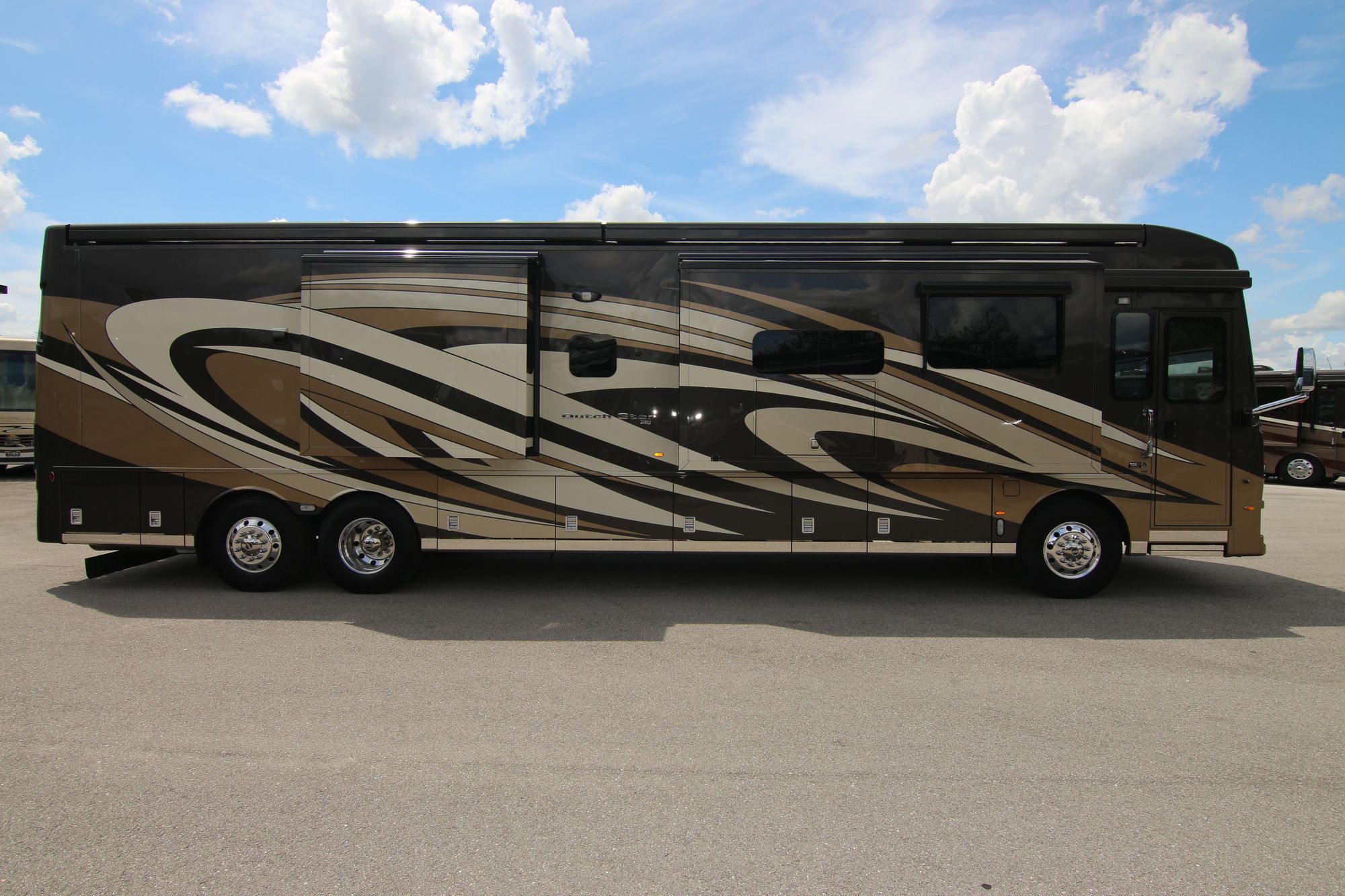 Used 2019 Newmar Dutch Star 4369 Class A  For Sale