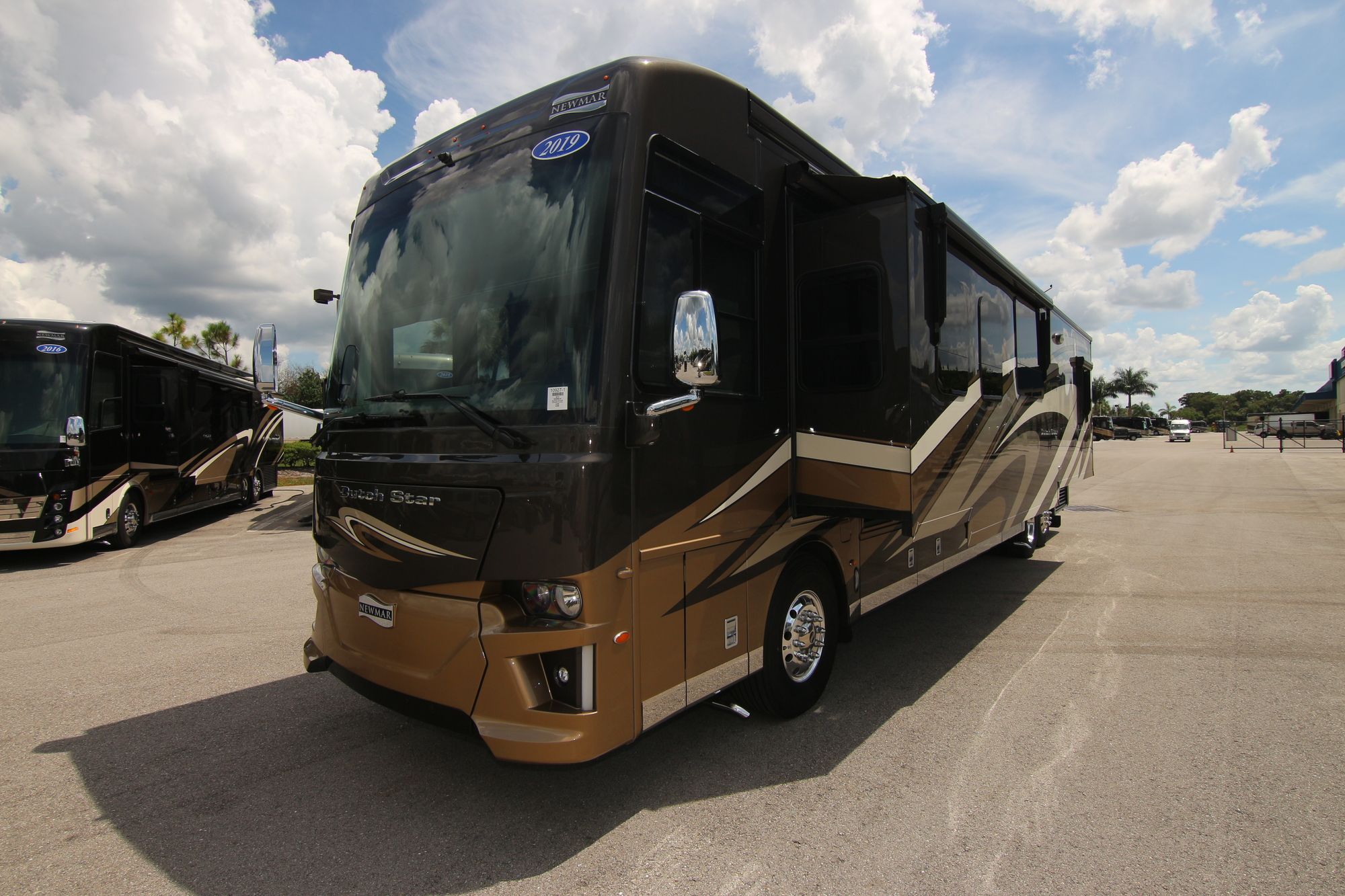 Used 2019 Newmar Dutch Star 4369 Class A  For Sale