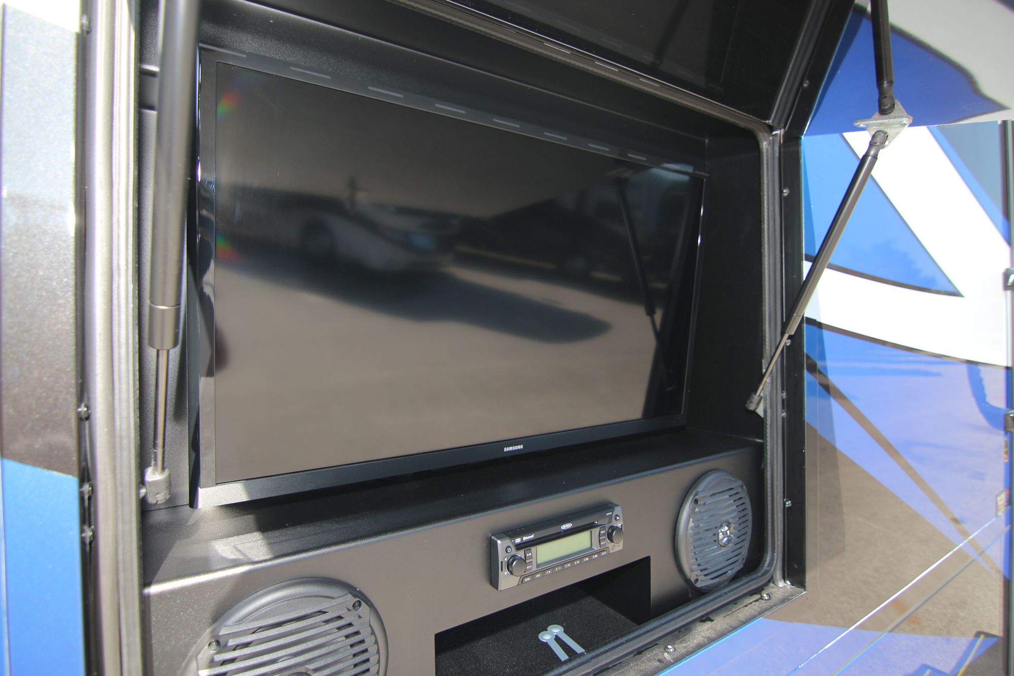 New 2020 Renegade Rv Verona 40VBH Super C  For Sale