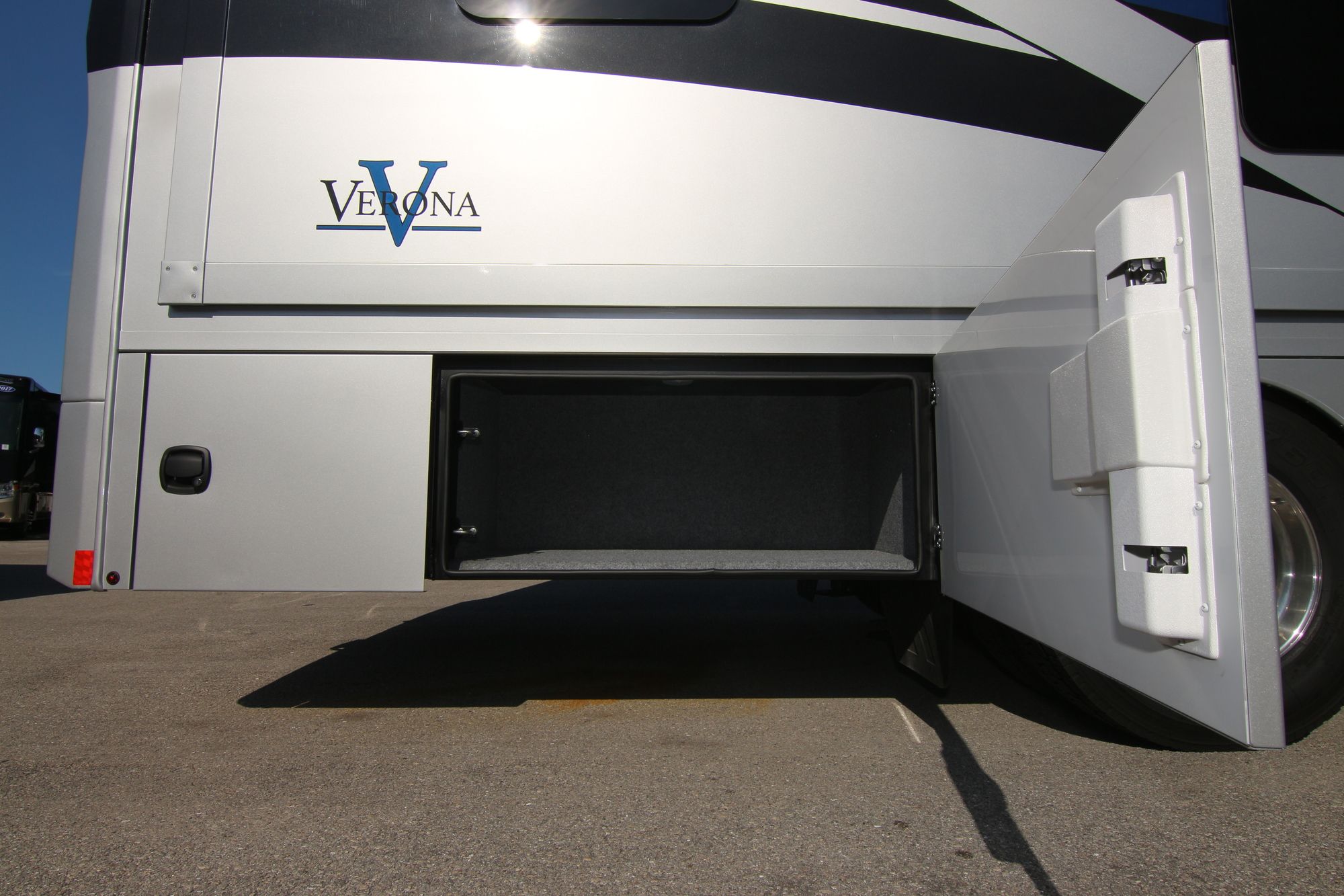 New 2020 Renegade Rv Verona 40VBH Super C  For Sale