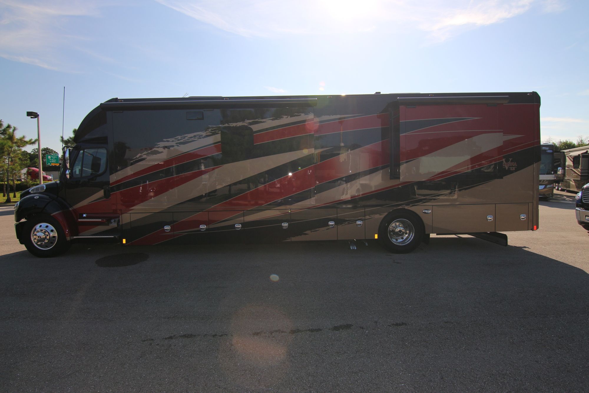 New 2020 Renegade Rv Verona Le 40LRB Super C  For Sale