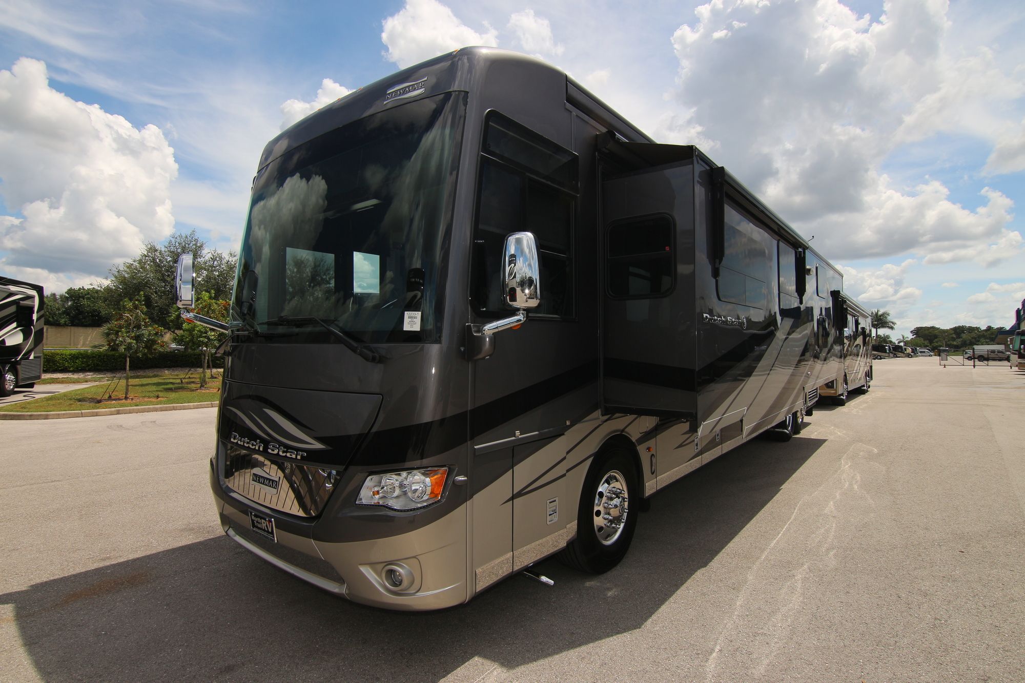 Used 2018 Newmar Dutch Star 4310 Class A  For Sale