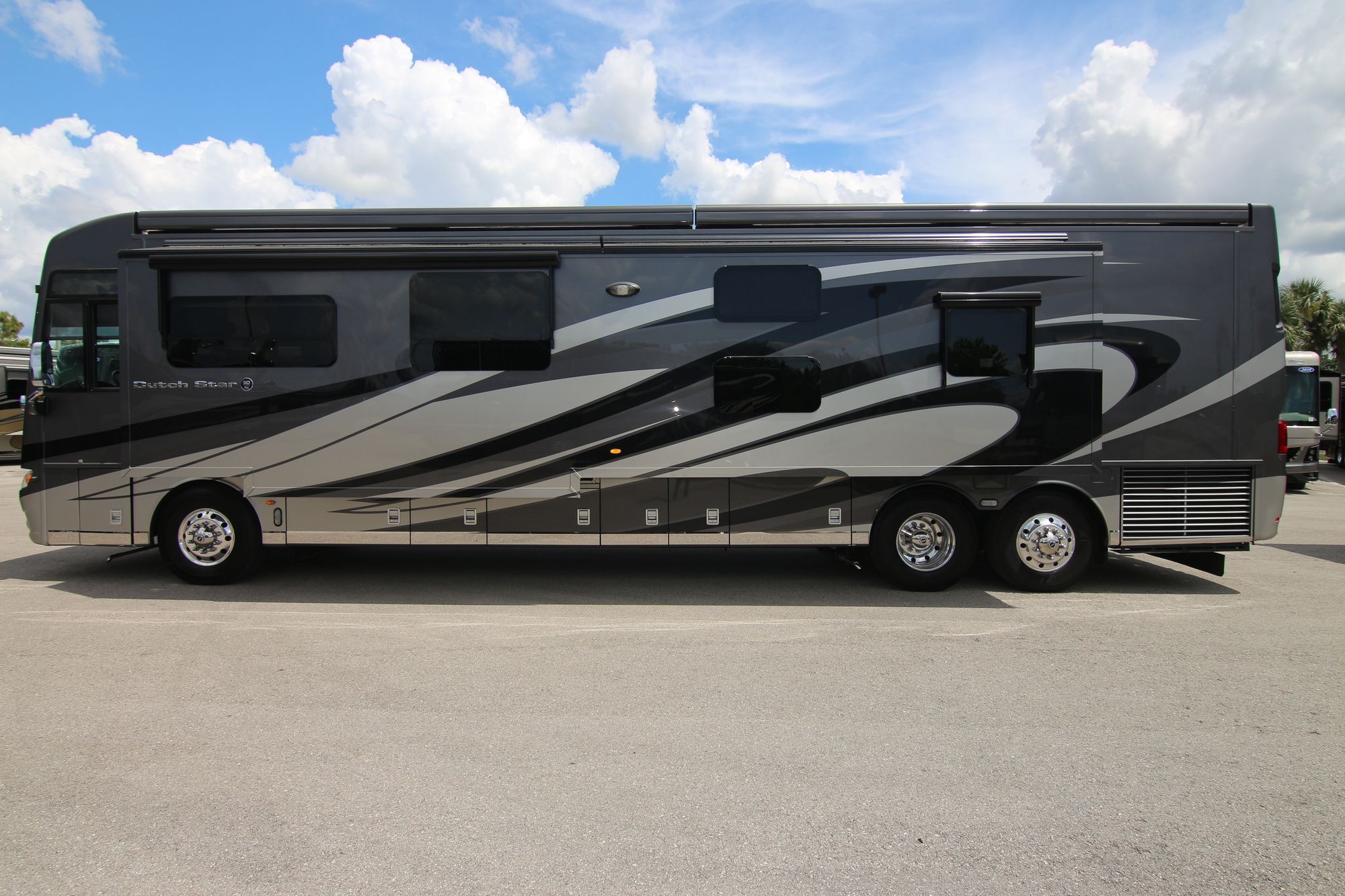 Used 2018 Newmar Dutch Star 4310 Class A  For Sale