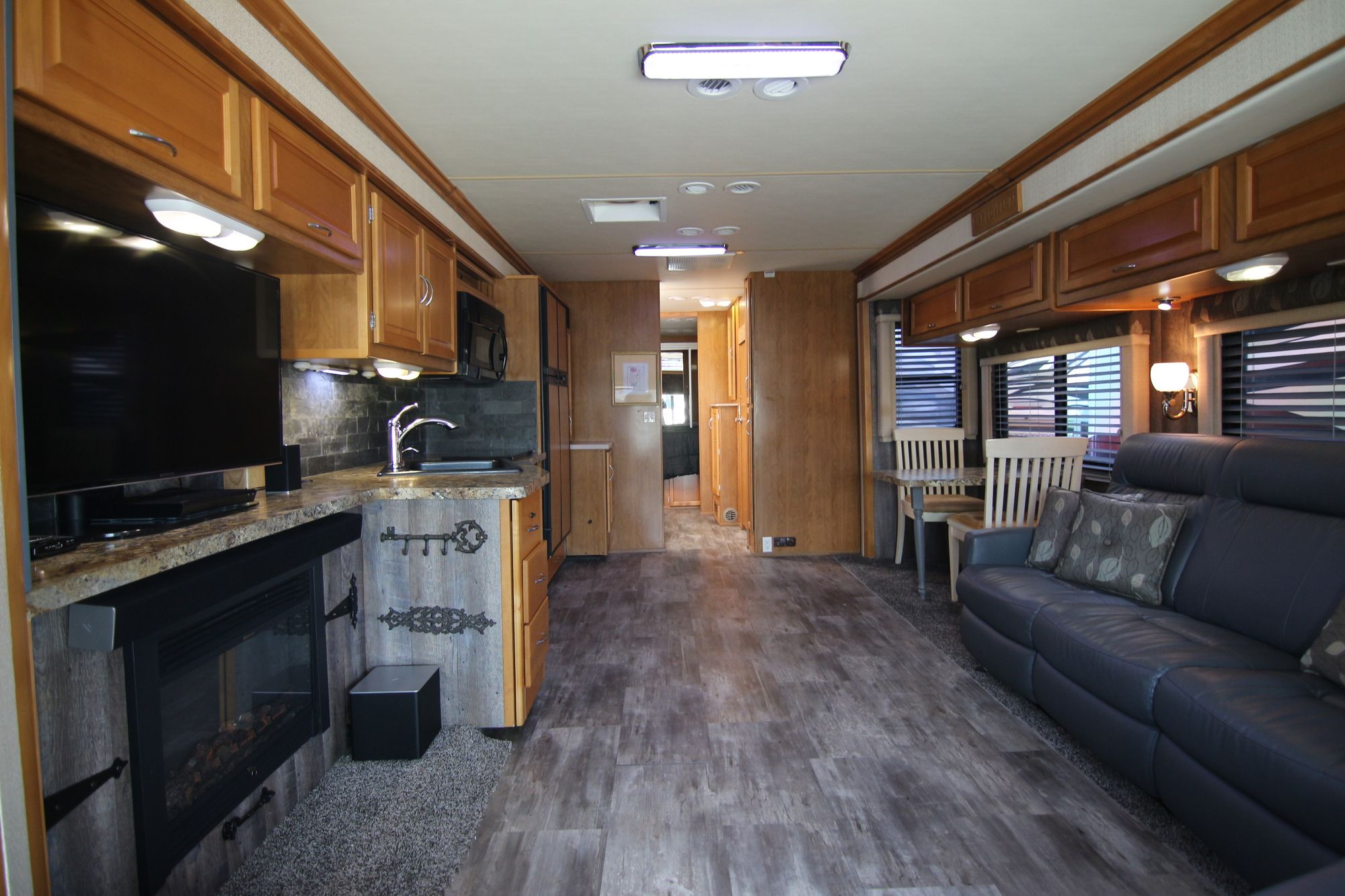 Used 2006 Fleetwood Expedition 38L Class A  For Sale