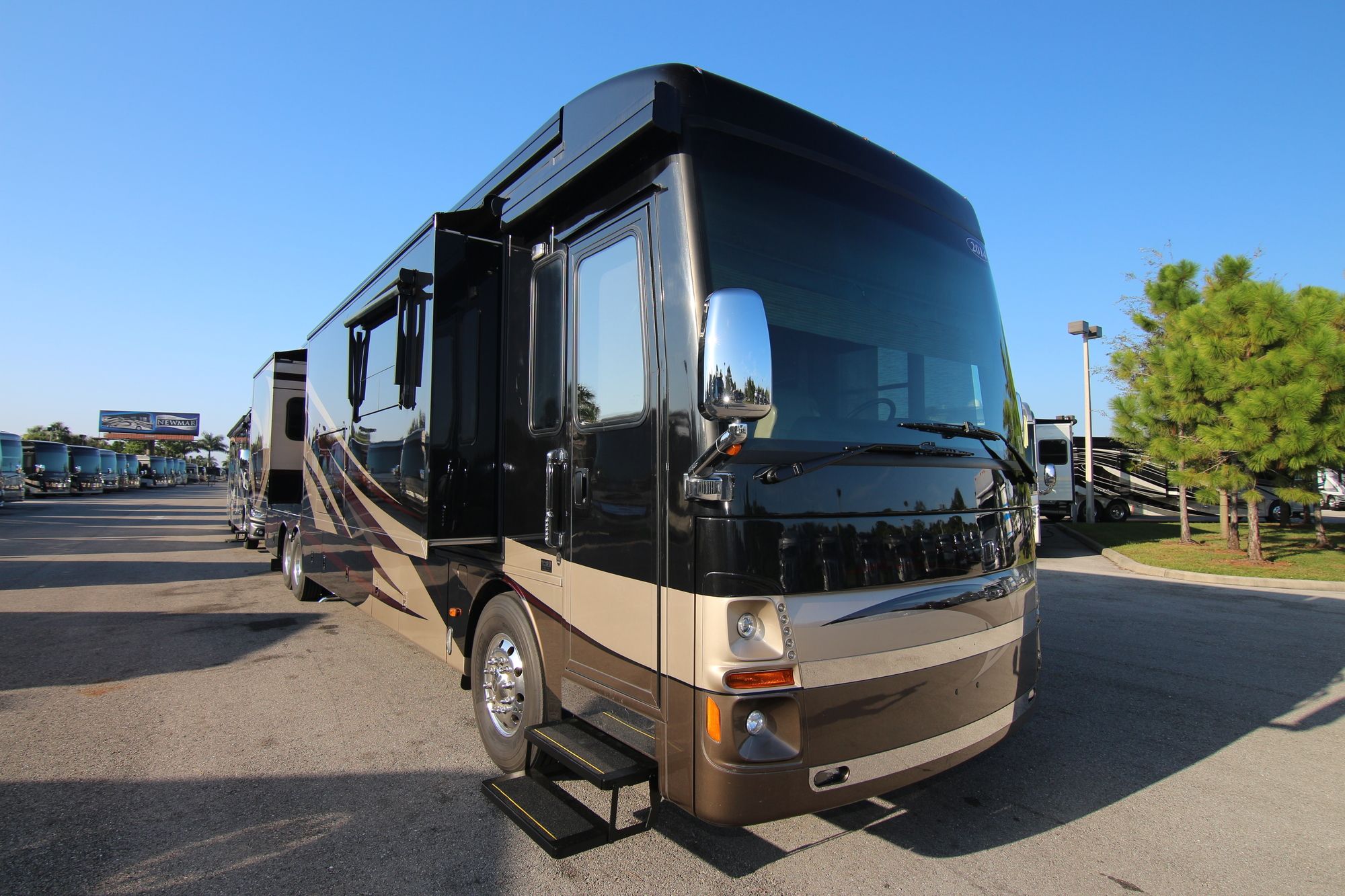 Used 2014 Newmar Mountain Aire 4369 Class A  For Sale