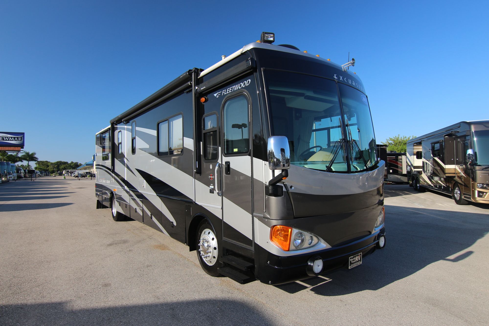 Used 2005 Fleetwood Excursion 39S Class A  For Sale