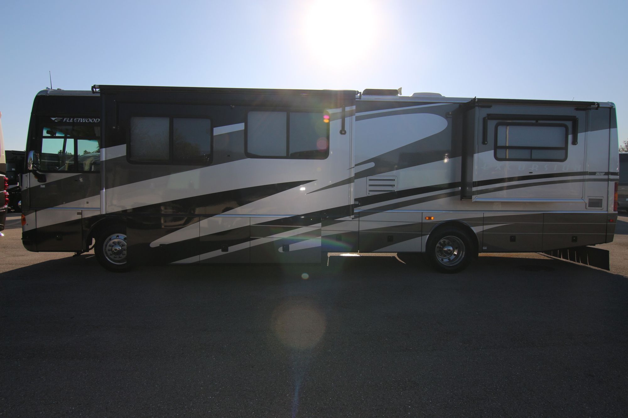 Used 2005 Fleetwood Excursion 39S Class A  For Sale