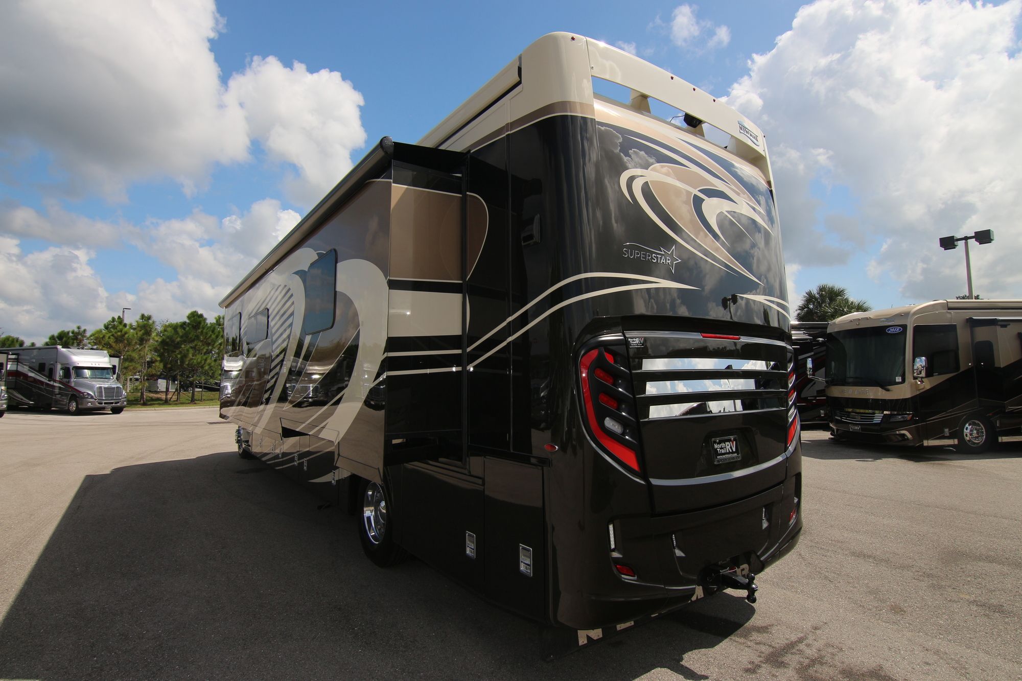 New 2020 Newmar Super Star 4061 Super C  For Sale