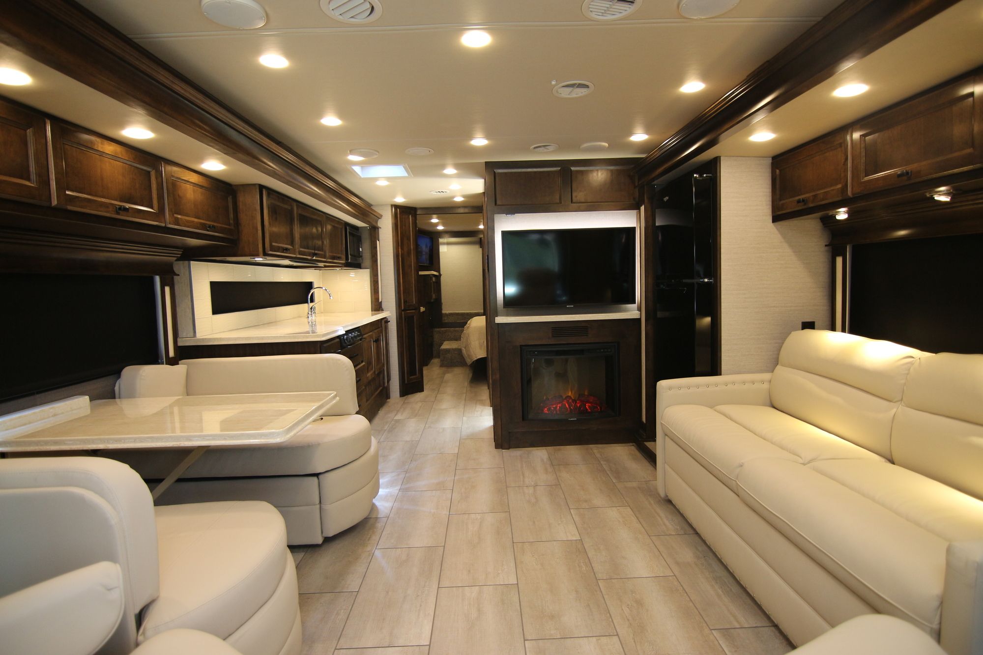 New 2020 Tiffin Motor Homes Breeze 33BR Class A  For Sale