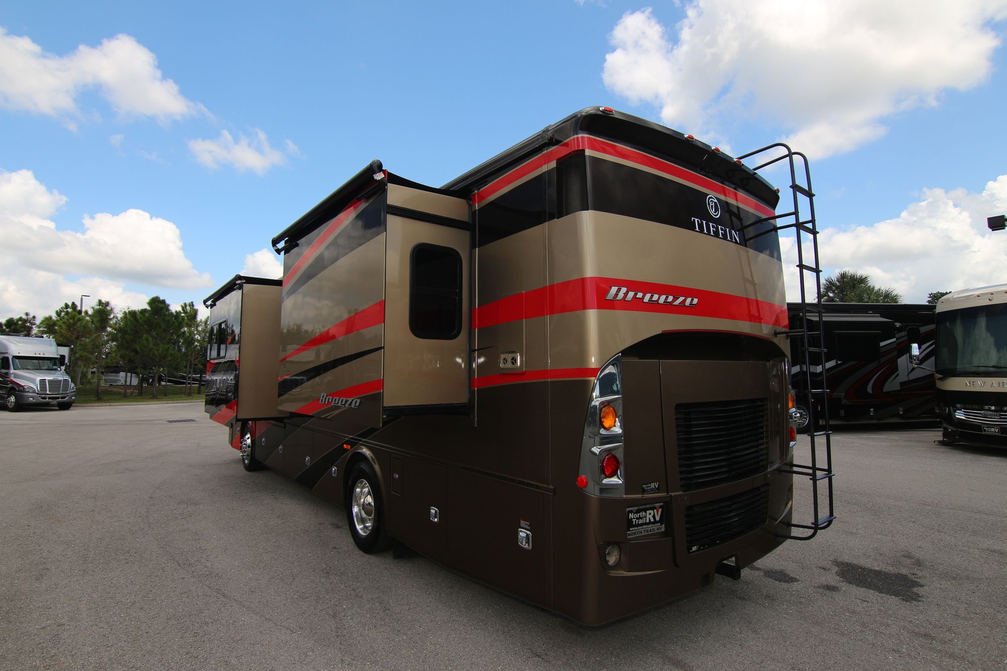 New 2020 Tiffin Motor Homes Breeze 33BR Class A  For Sale