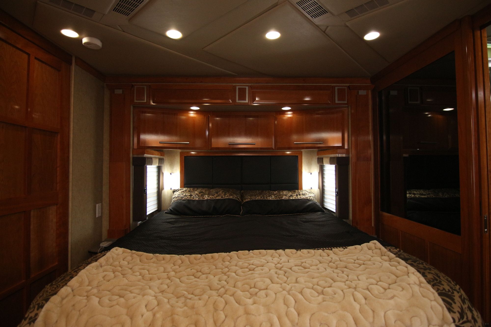 Used 2009 Newmar King Aire 4566 Class A  For Sale