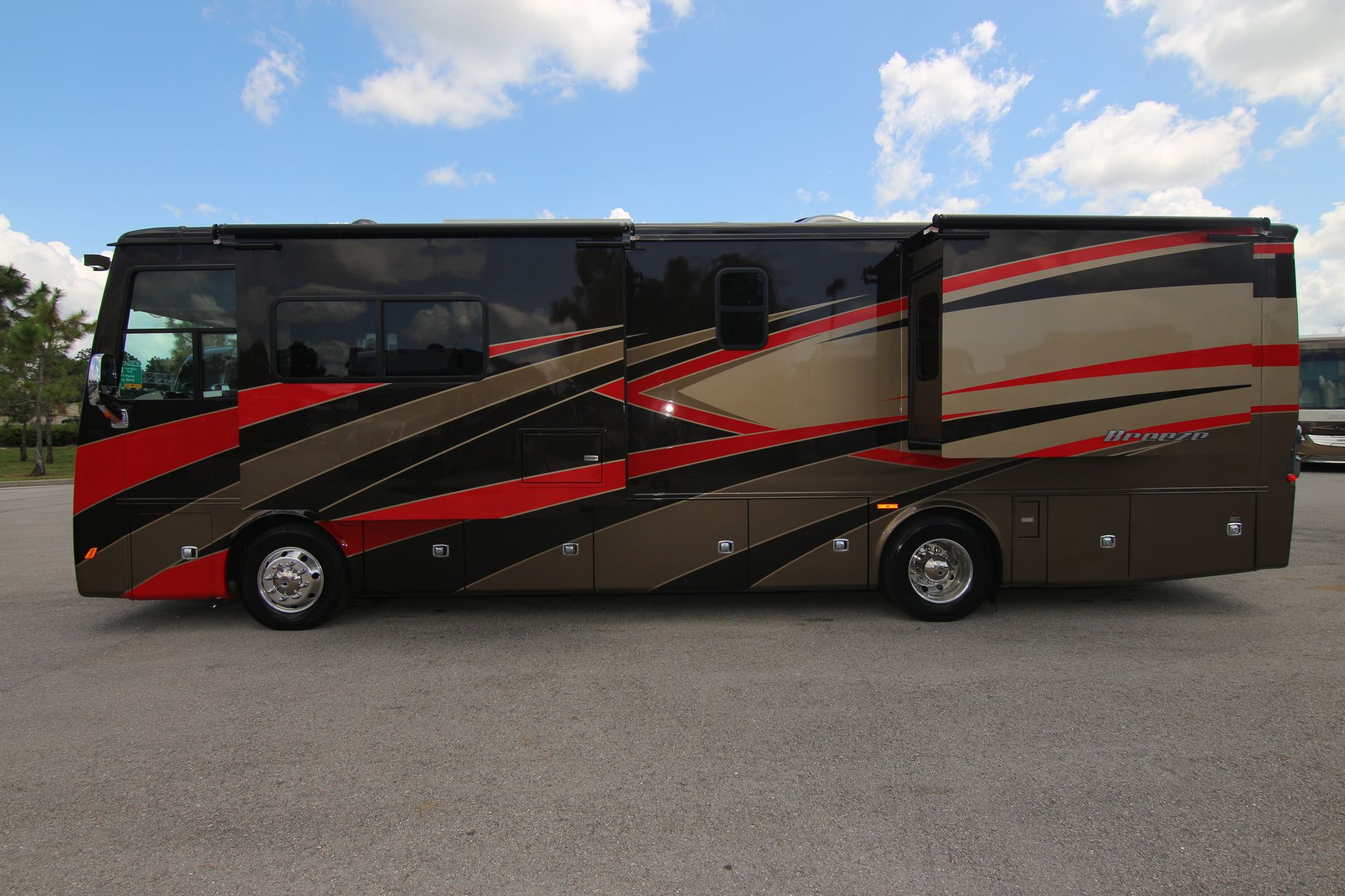 New 2020 Tiffin Motor Homes Breeze 33BR Class A  For Sale