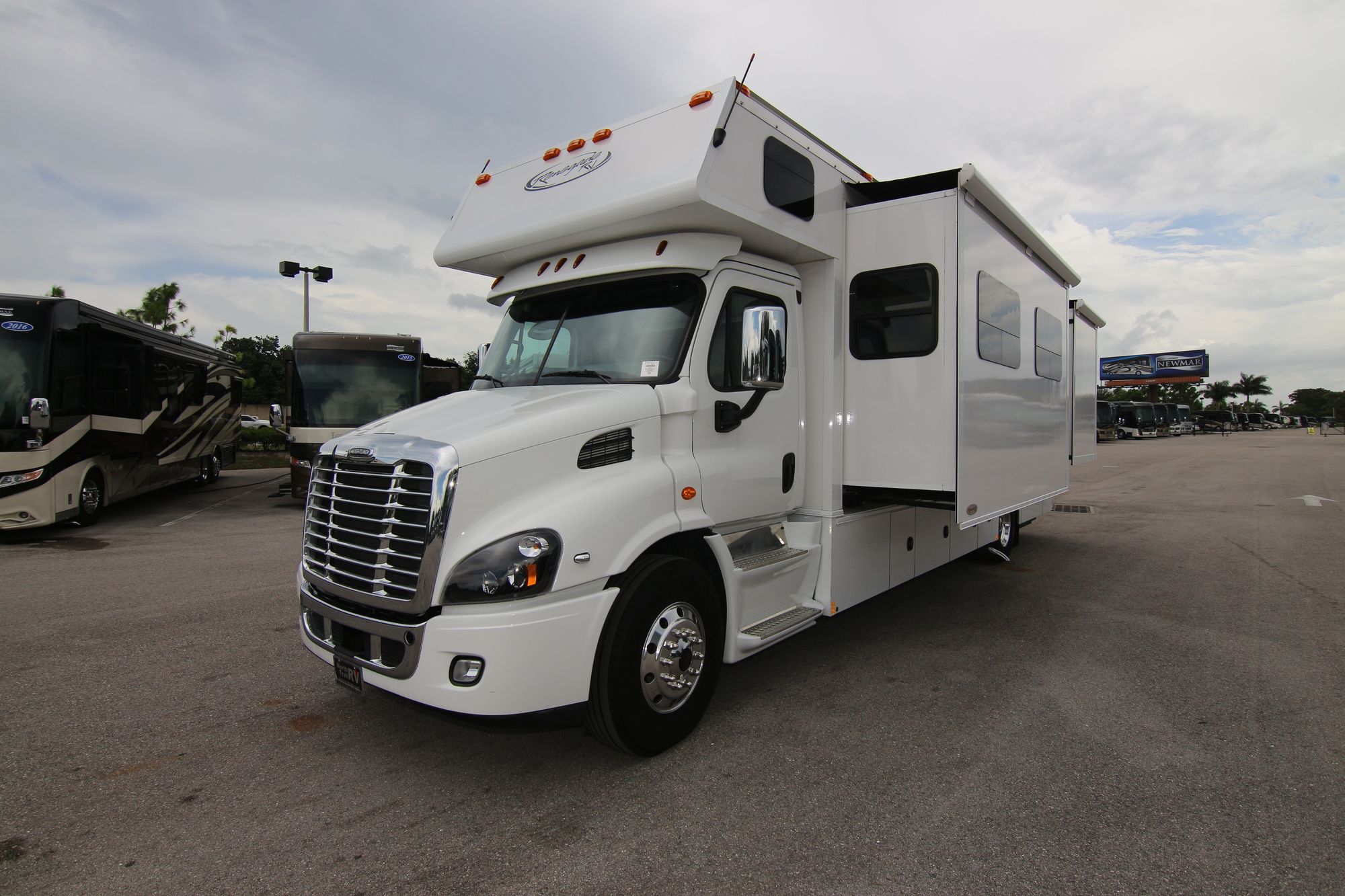 Used 2018 Renegade Rv Classic 2600 Super C  For Sale