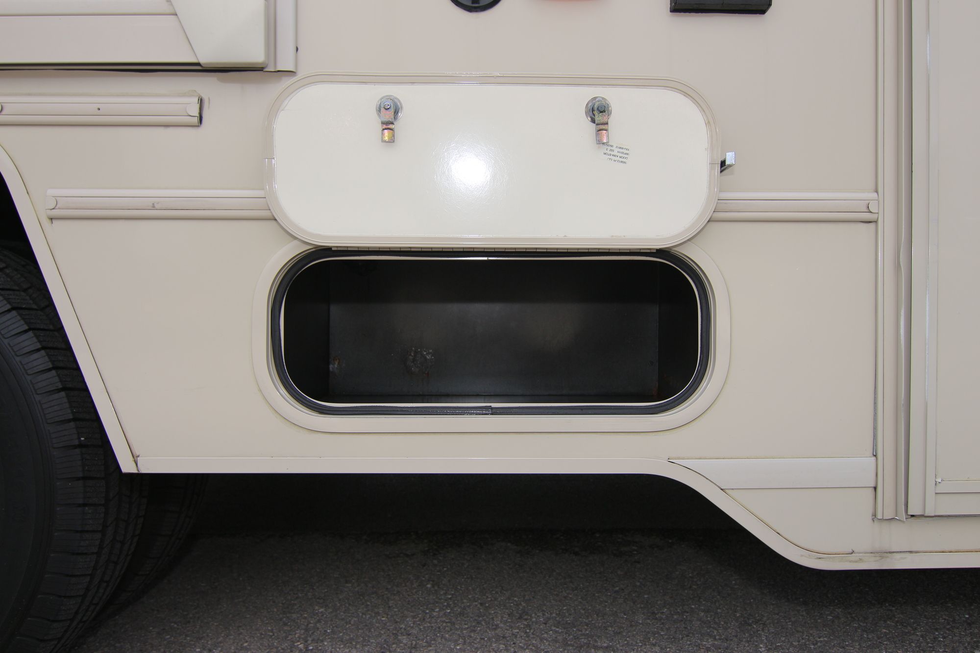 Used 2016 Winnebago Minnie Winnie 31H Class C  For Sale