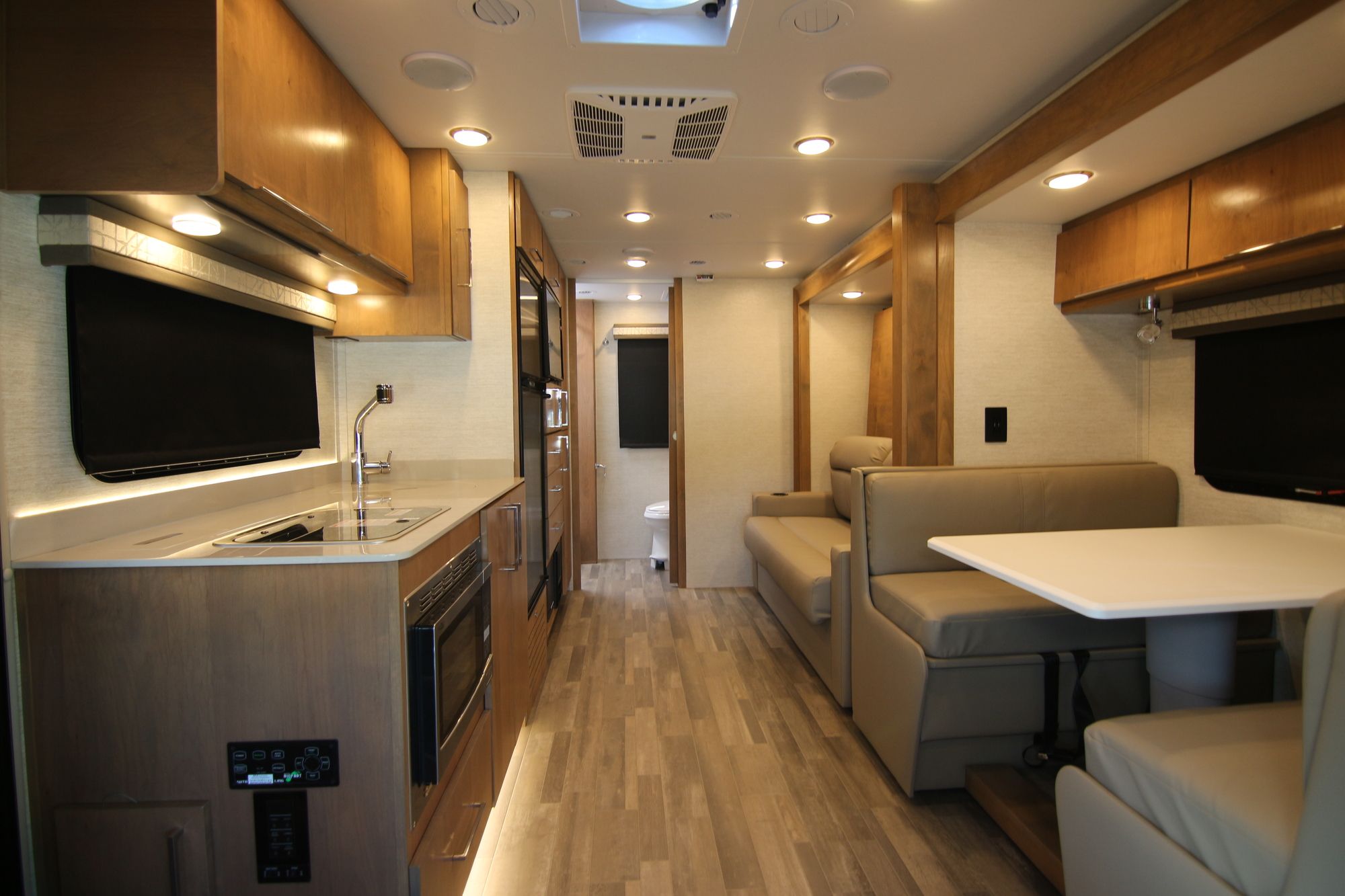 New 2020 Tiffin Motor Homes Wayfarer 25RW Class C  For Sale