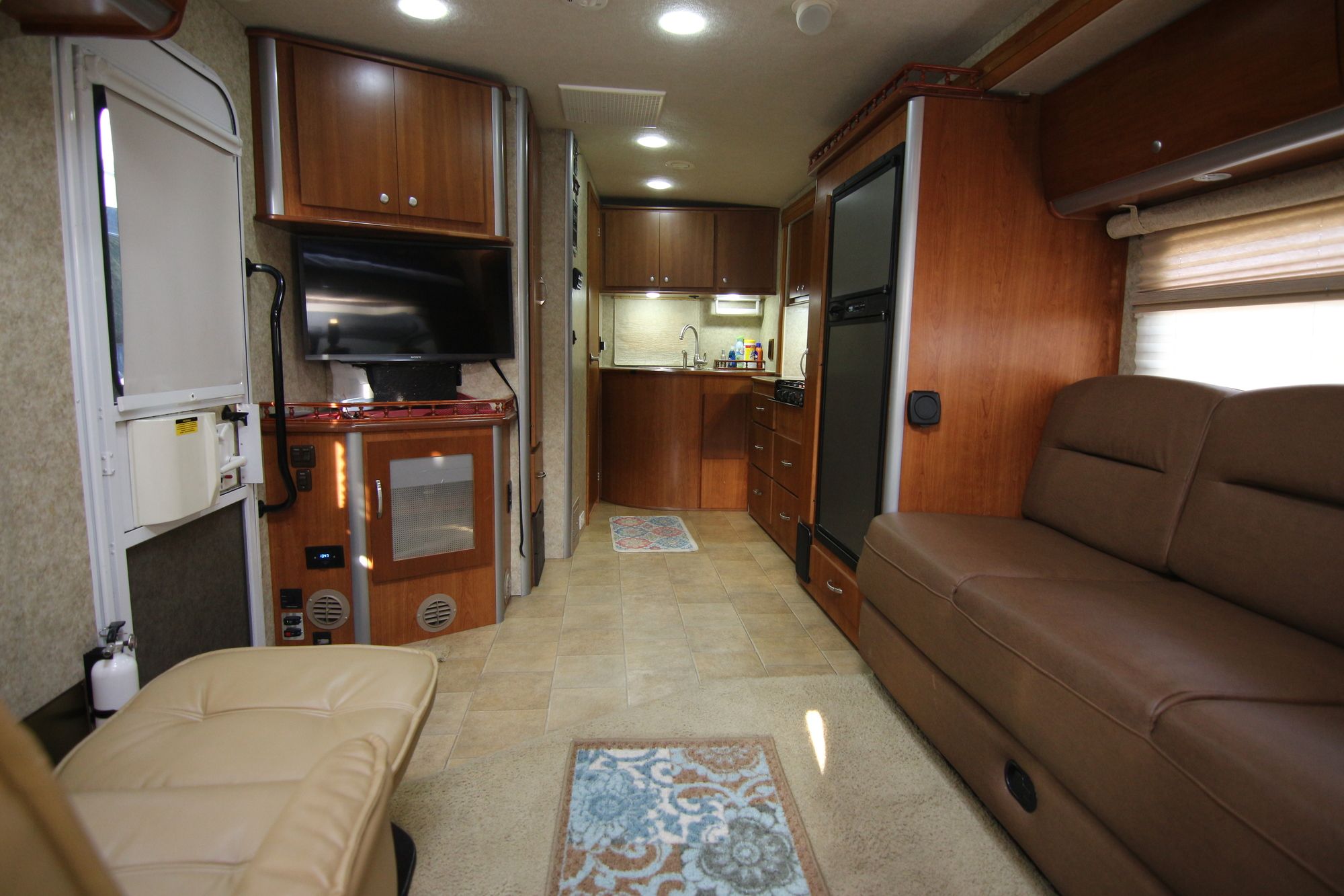 Used 2010 Winnebago Navion 24A Class C  For Sale