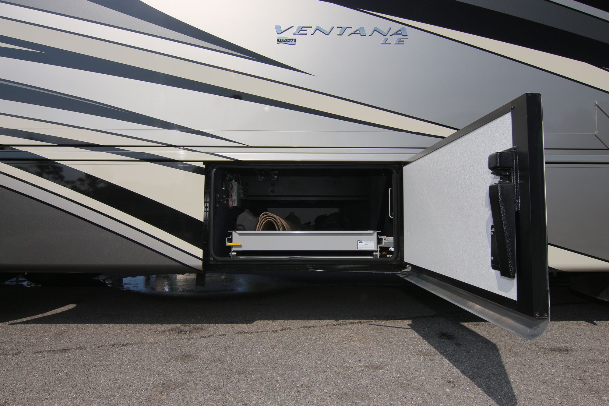 Used 2017 Newmar Ventana Le 3412 Class A  For Sale