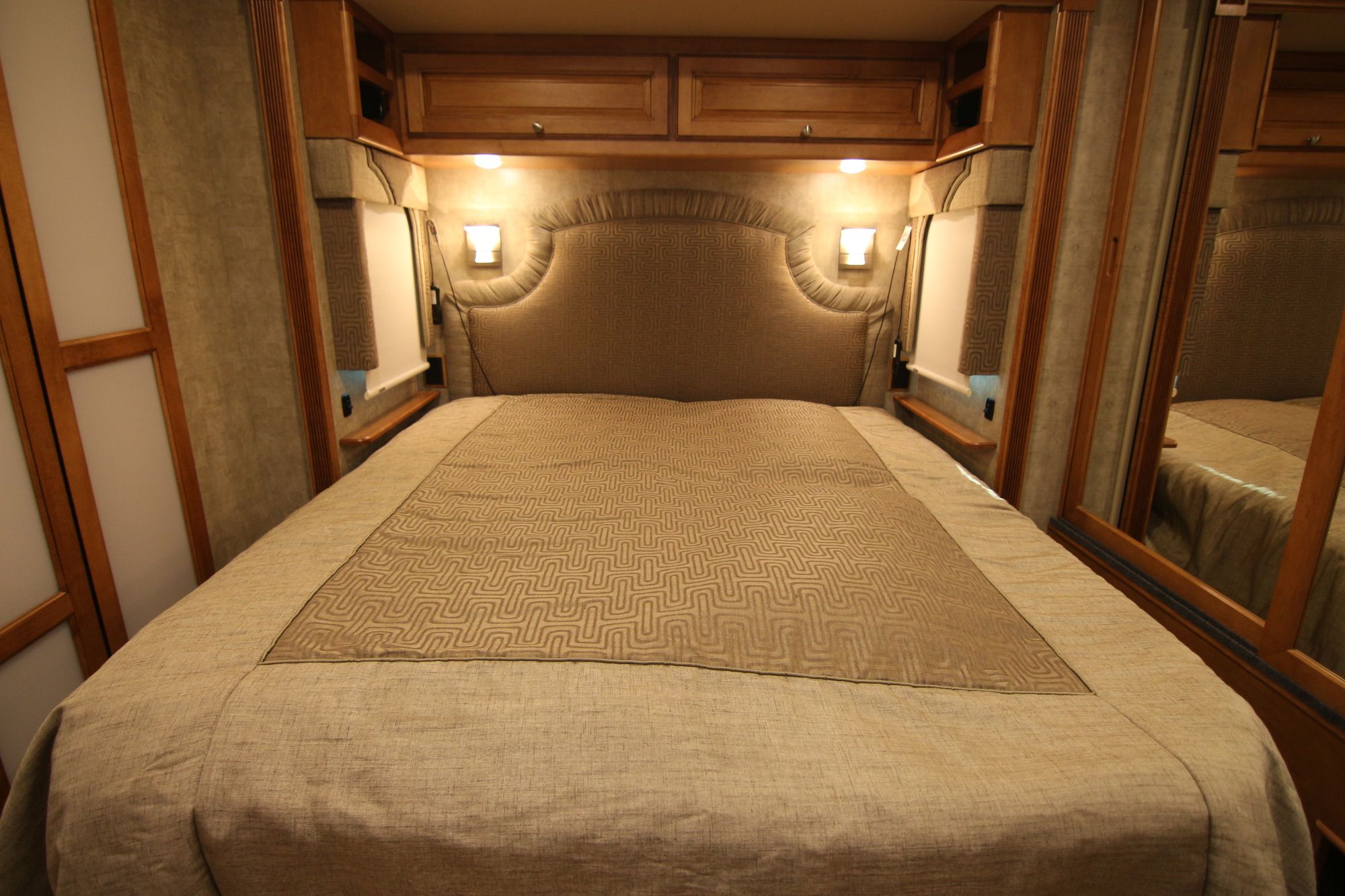 Used 2015 Winnebago Adventurer 35P Class A  For Sale