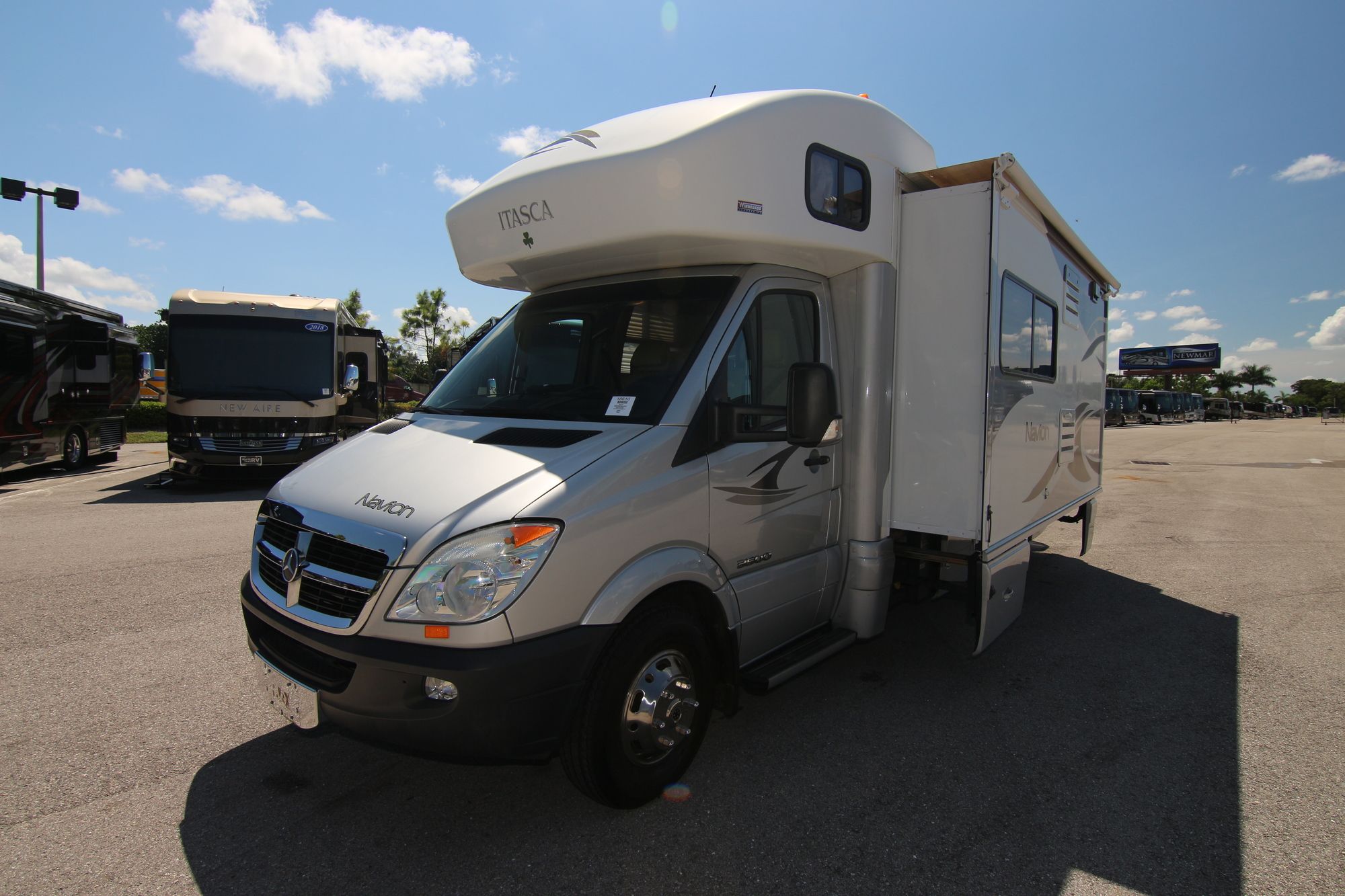 Used 2010 Winnebago Navion 24A Class C  For Sale