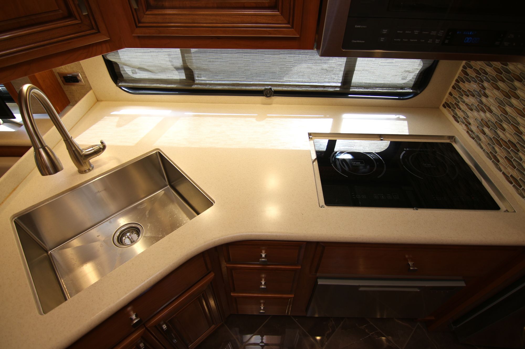 Used 2018 Newmar New Aire 3343 Class A  For Sale