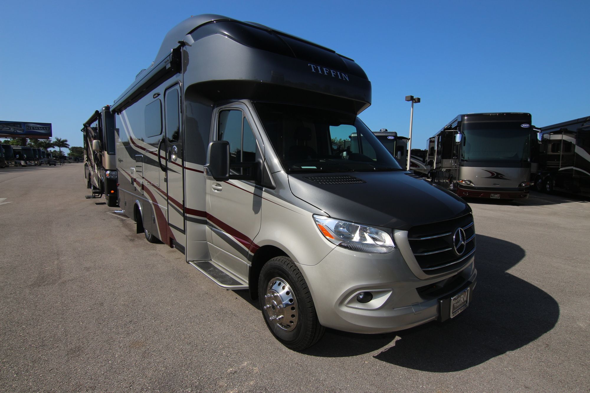 New 2020 Tiffin Motor Homes Wayfarer 25RW Class C  For Sale