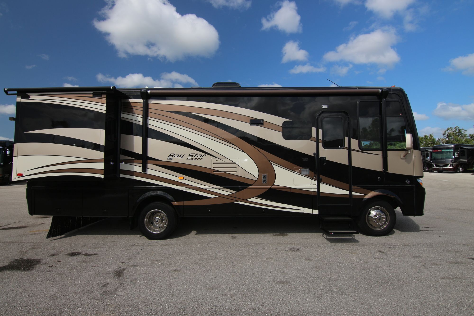 Used 2017 Newmar Bay Star Sport 2903 Class A  For Sale