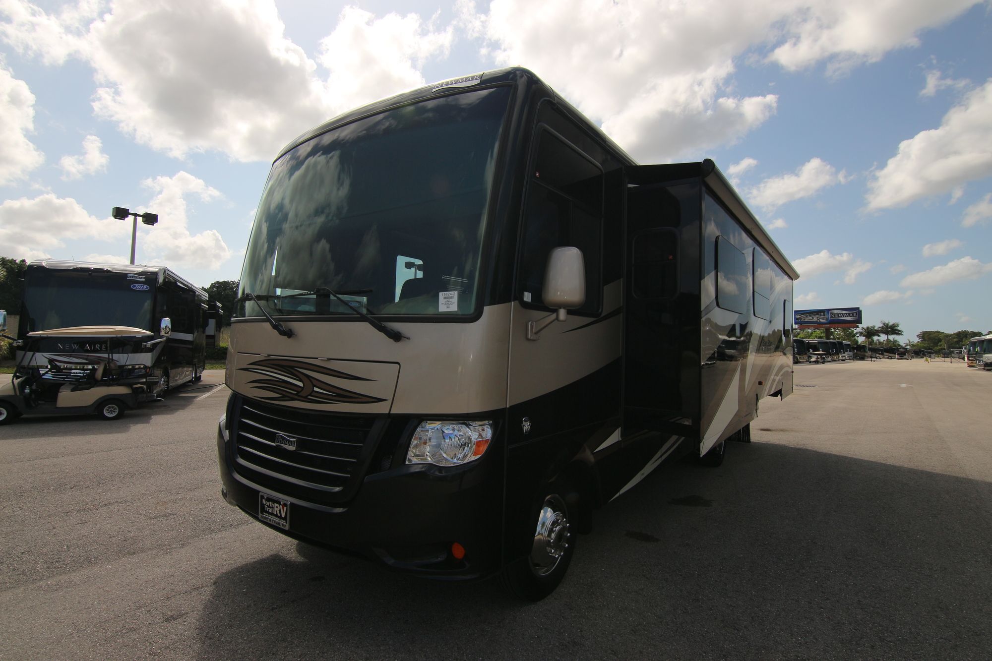 Used 2017 Newmar Bay Star Sport 2903 Class A  For Sale