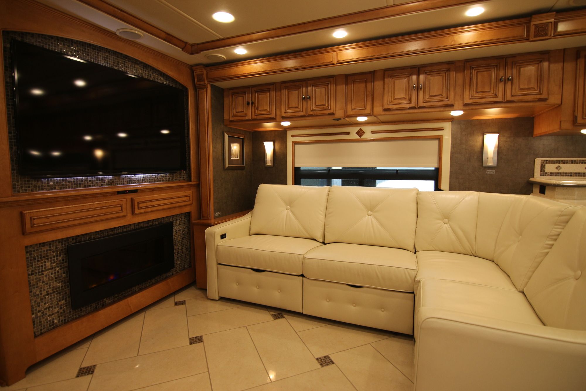 Used 2014 Itasca Ellipse 42GD Class A  For Sale