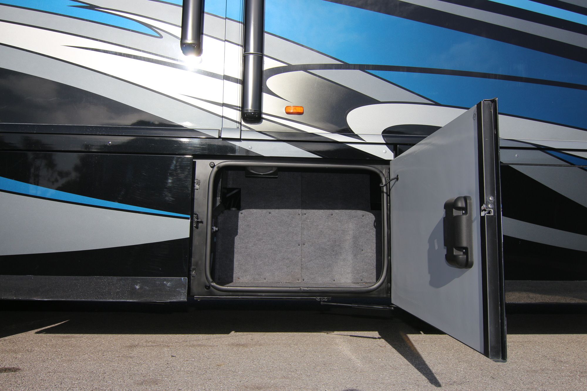 Used 2014 Itasca Ellipse 42GD Class A  For Sale