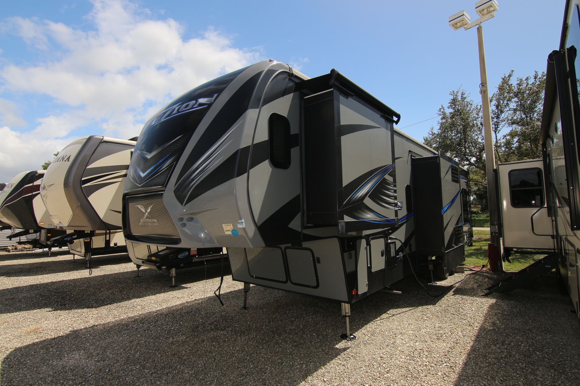 Used 2018 Keystone Fuzion M371 Fifth Wheel  For Sale