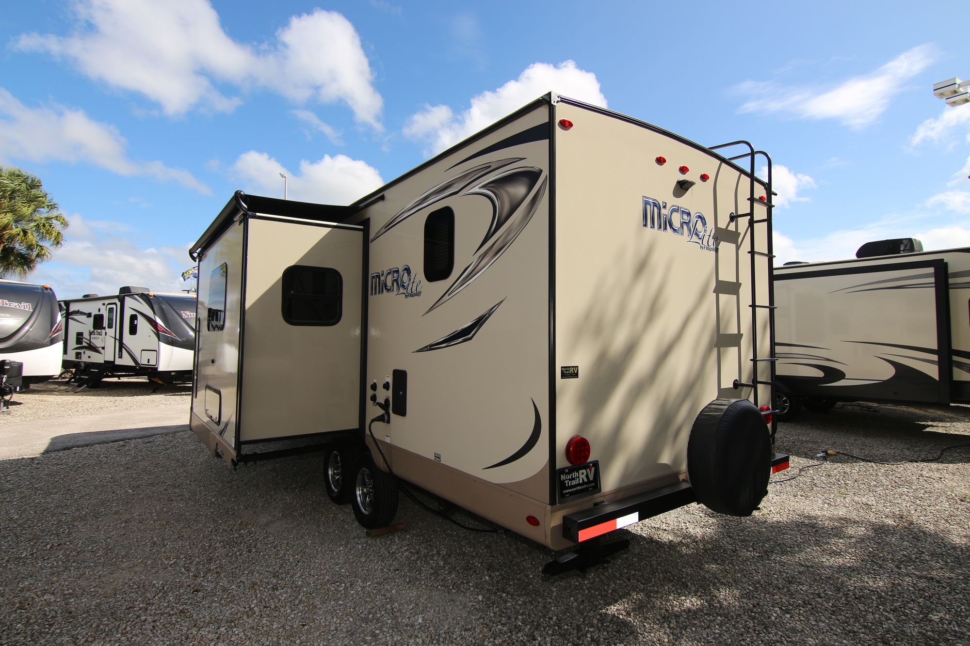 Used 2019 Forest River Flagstaff 25BRDS Travel Trailer  For Sale