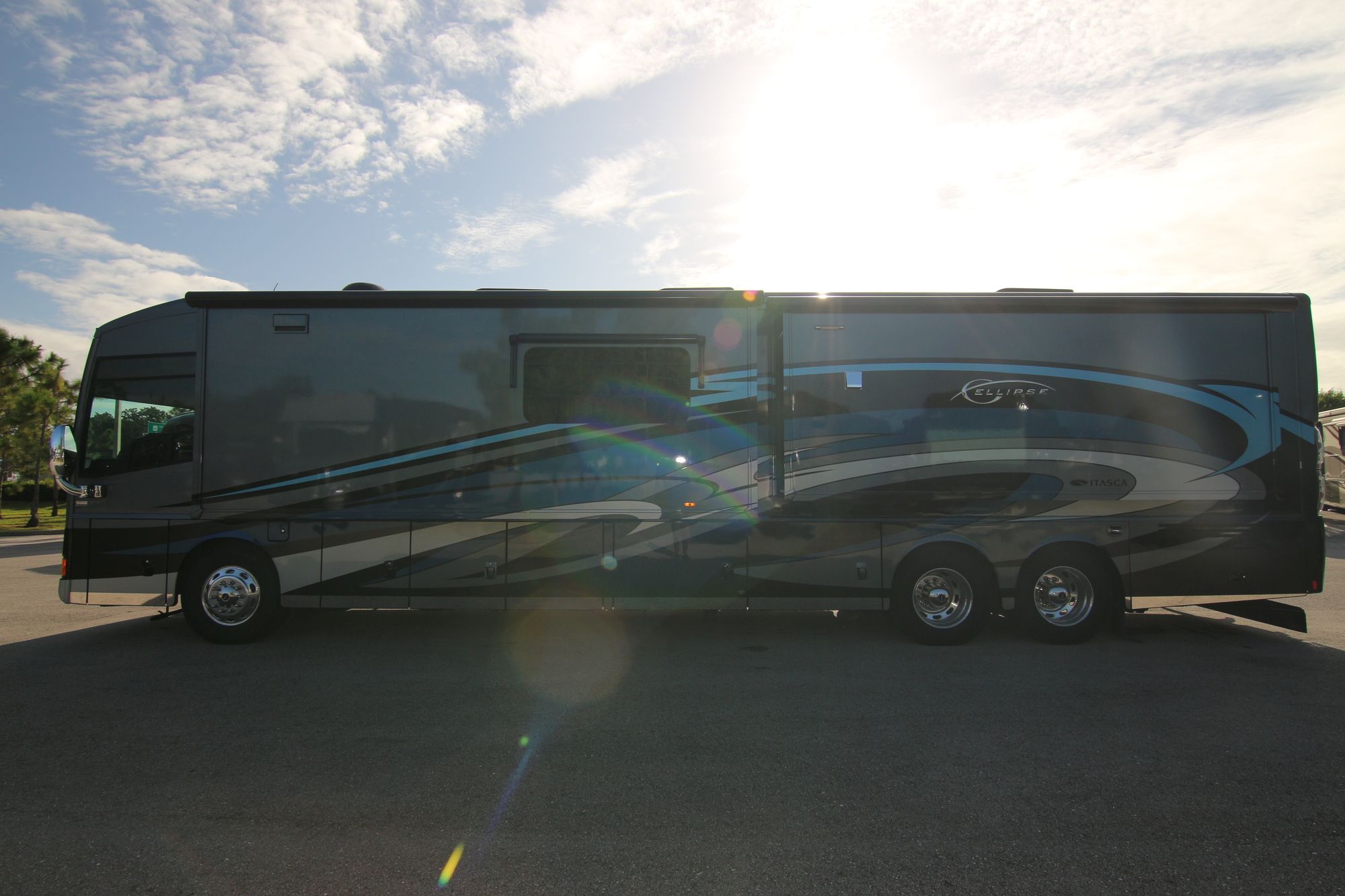 Used 2014 Itasca Ellipse 42GD Class A  For Sale