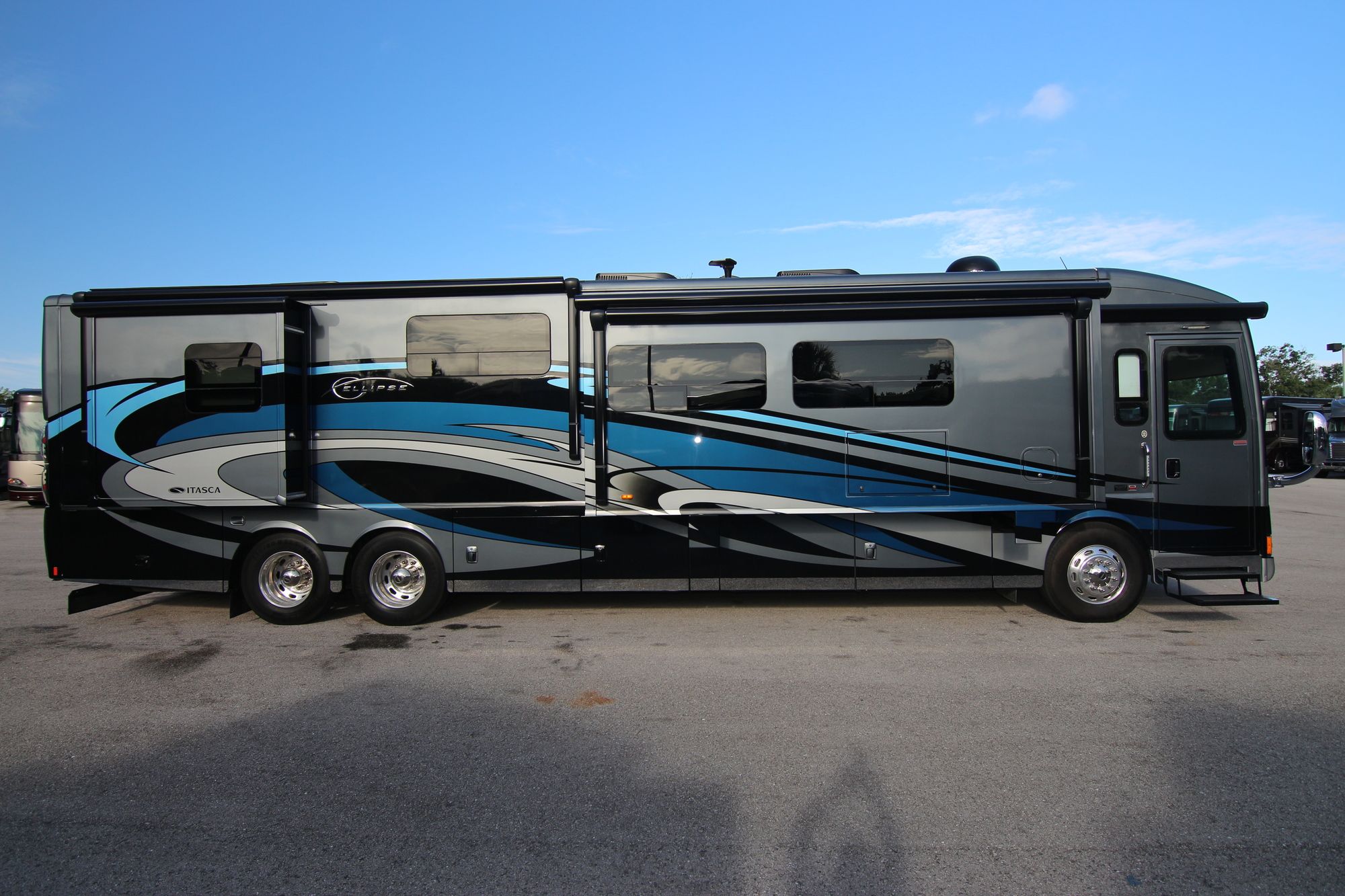 Used 2014 Itasca Ellipse 42GD Class A  For Sale