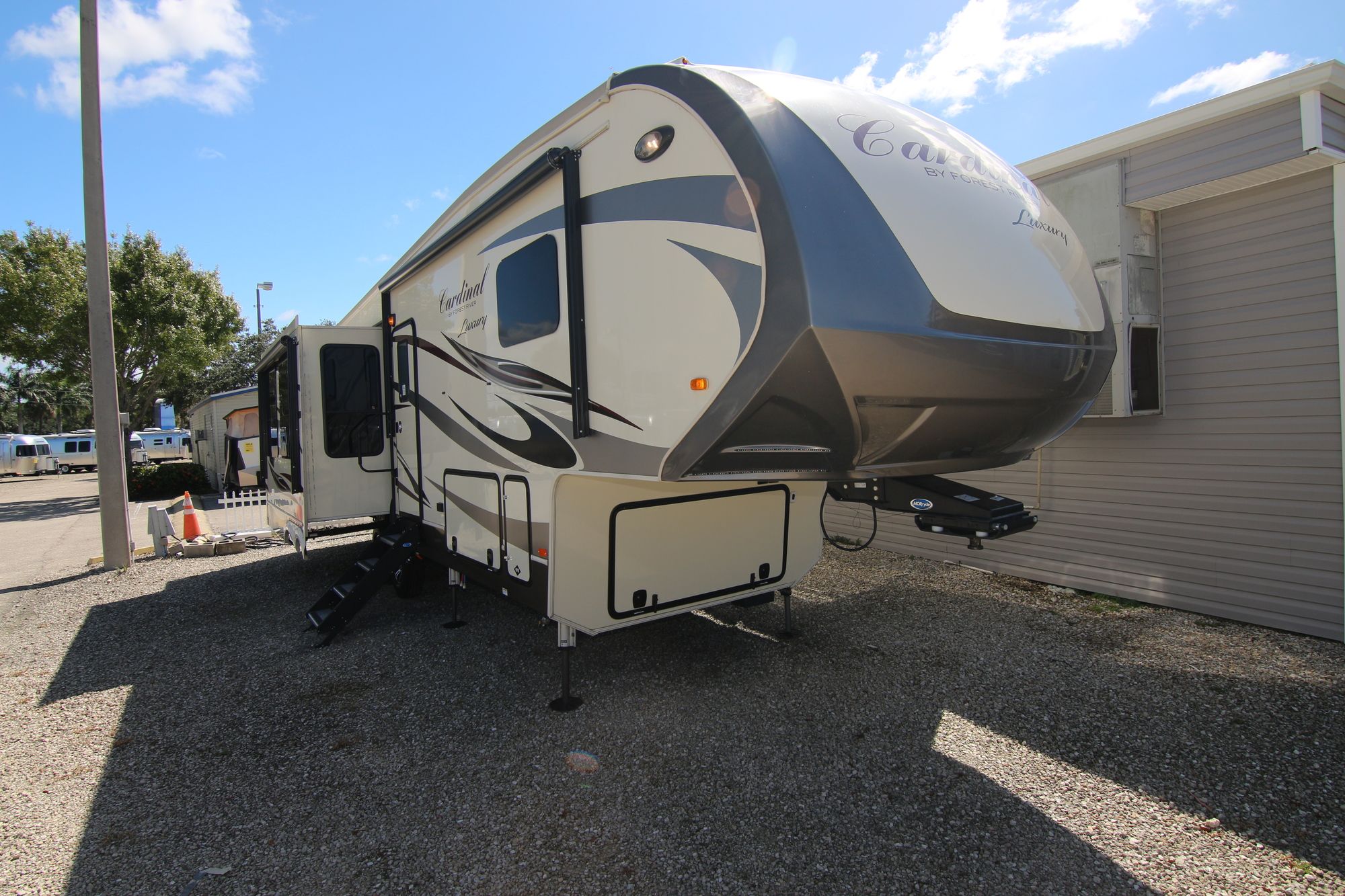 Used 2018 Forest River Cardinal 3350RL Fifth Wheel  For Sale