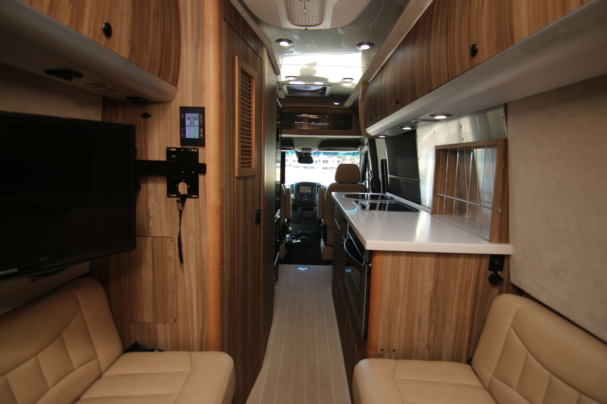 Used 2018 Airstream Ext Grand Tour TOMMY BAHAMA Class B  For Sale