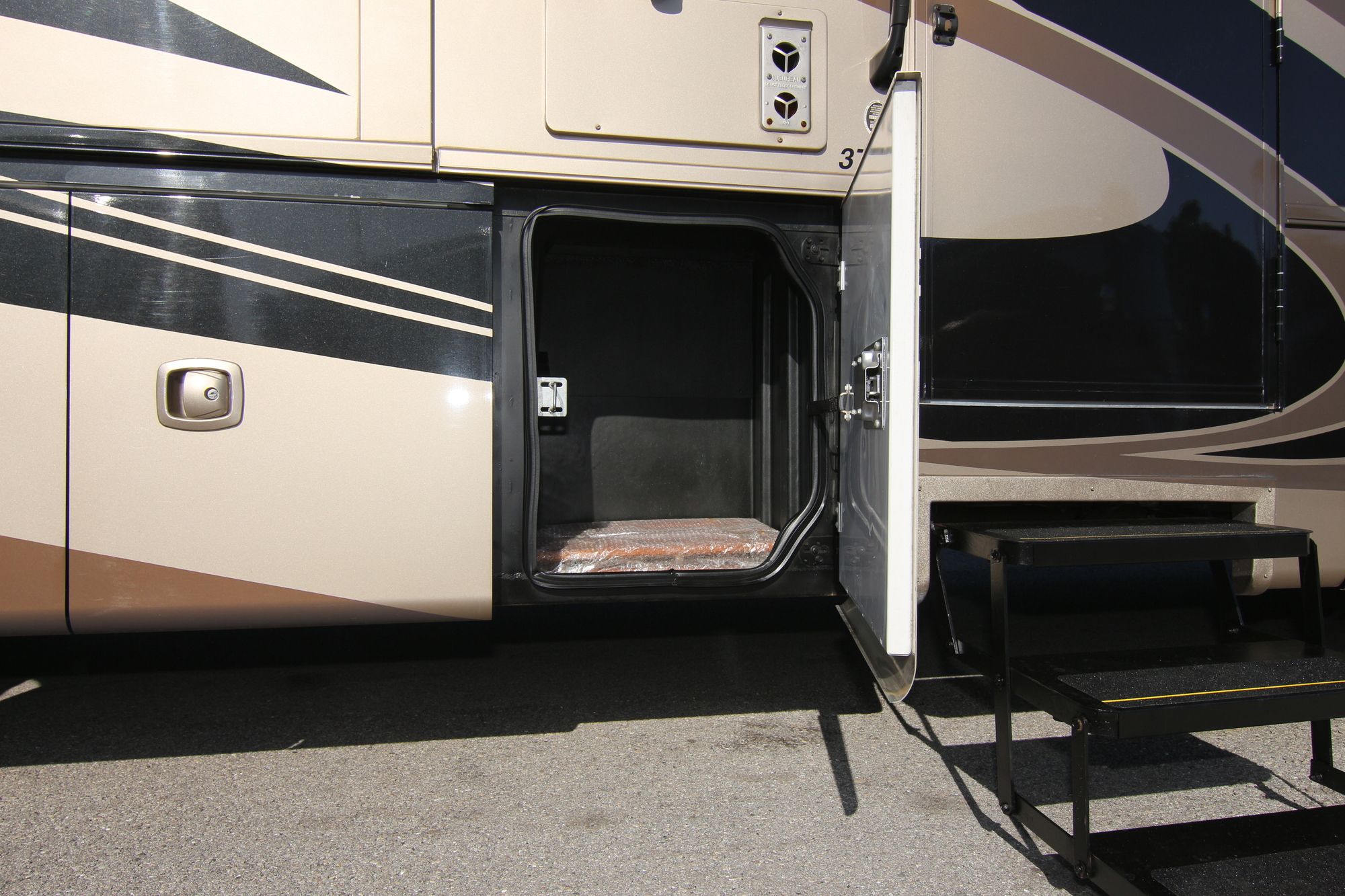 Used 2010 Forest River Georgetown 373 Class A  For Sale