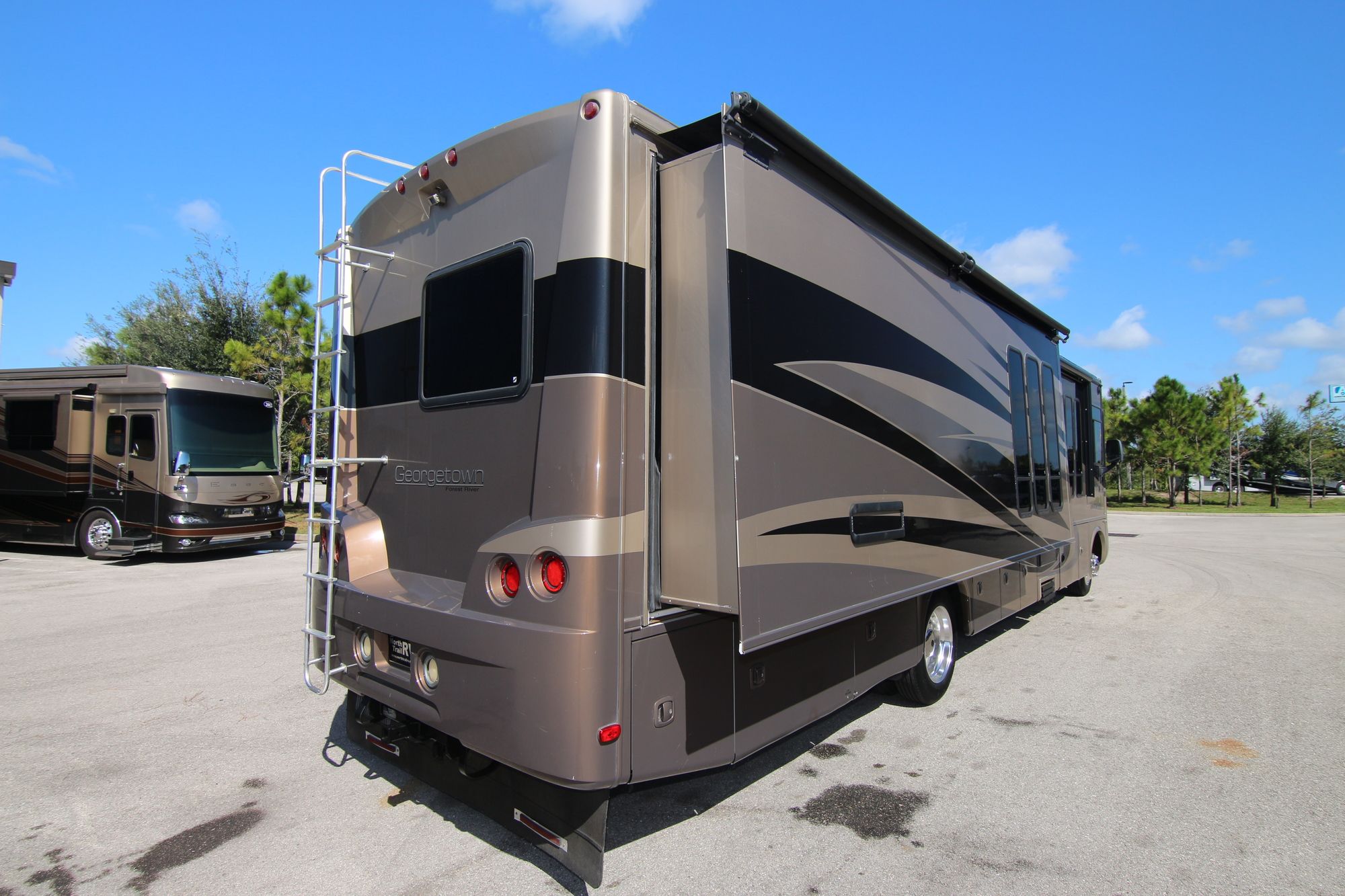 Used 2010 Forest River Georgetown 373 Class A  For Sale