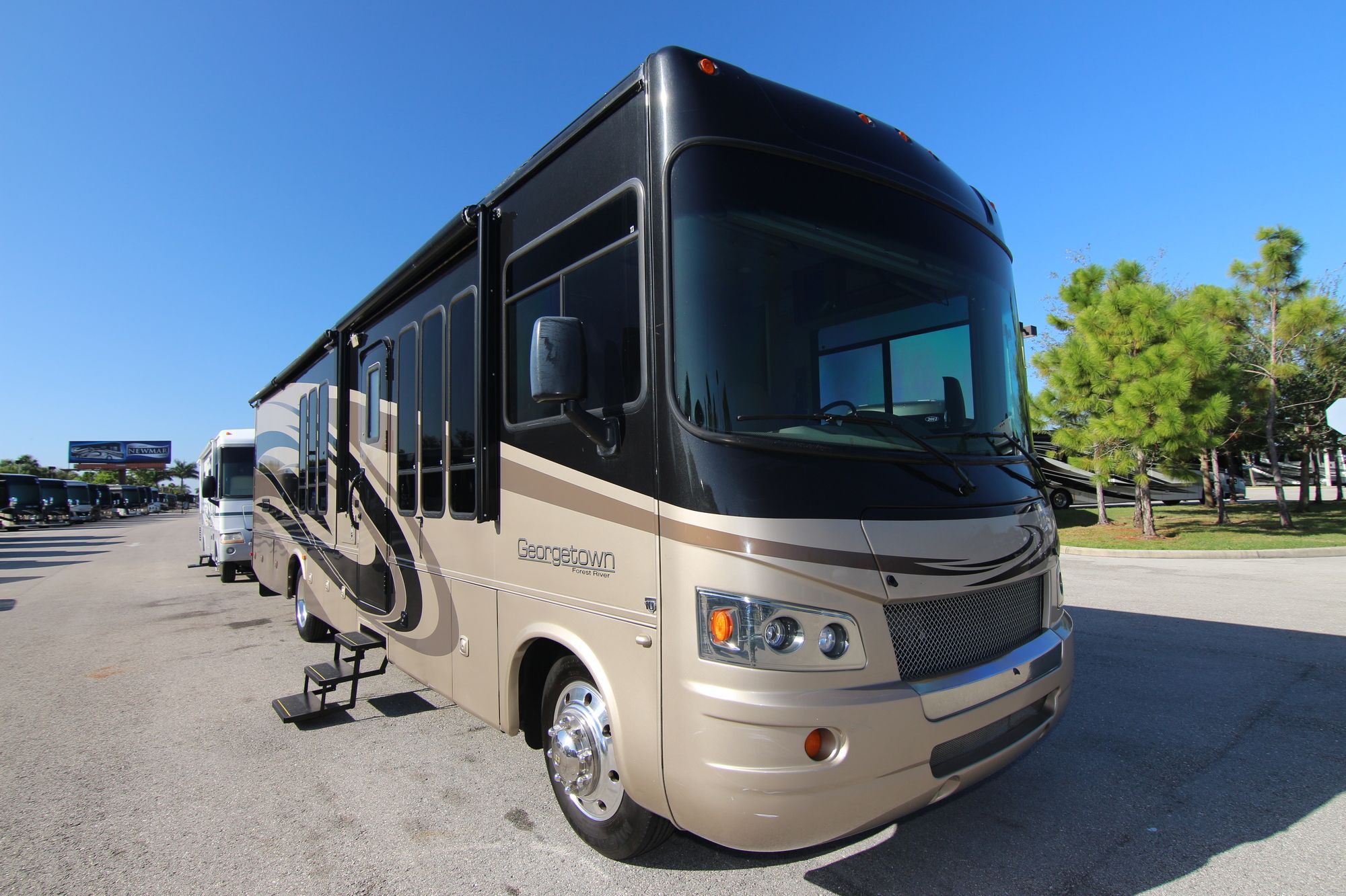 Used 2010 Forest River Georgetown 373 Class A  For Sale