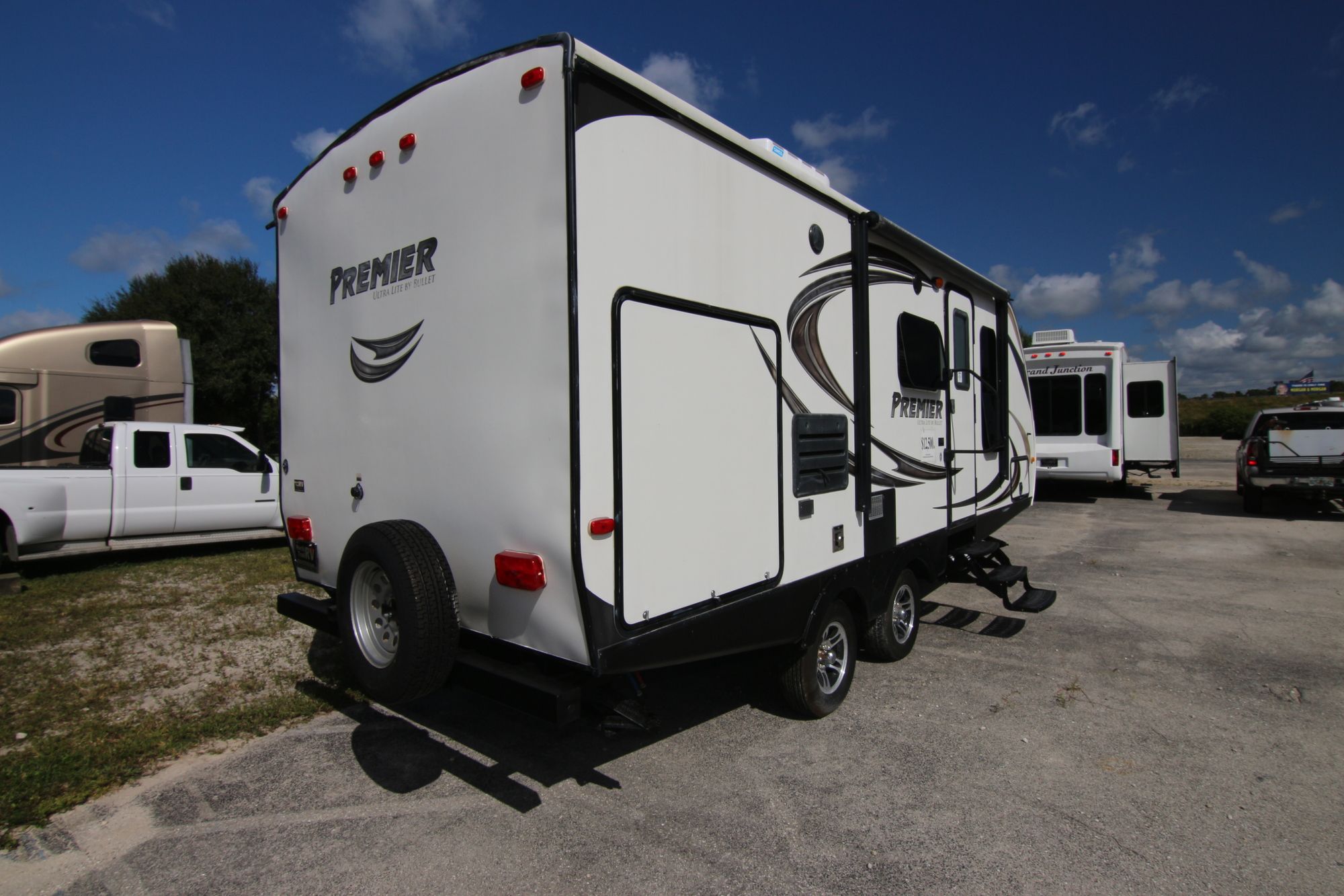 Used 2014 Keystone Bullet Premier 22RB Travel Trailer  For Sale