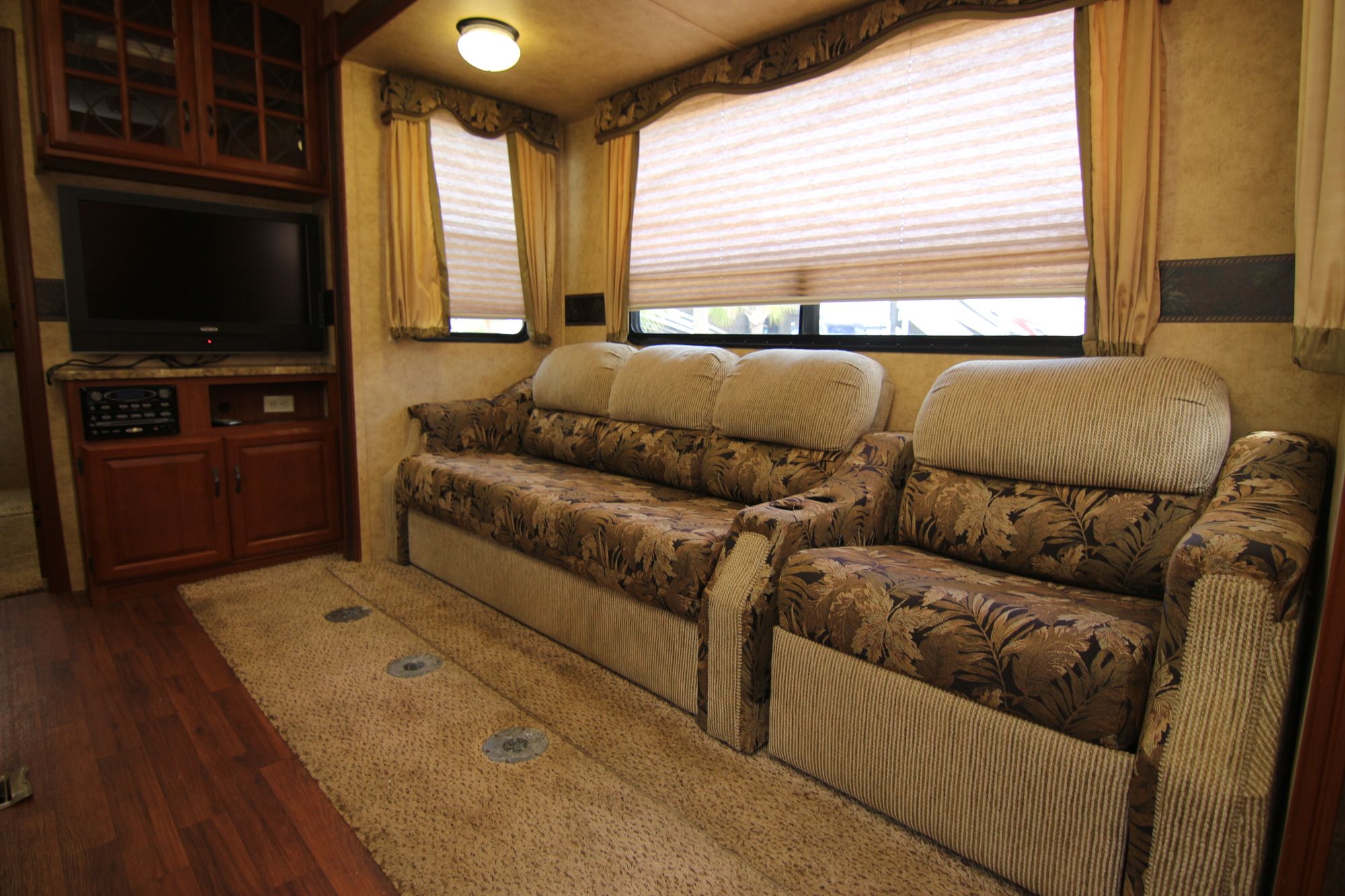 Used 2011 Keystone Outback 329BH Fifth Wheel  For Sale