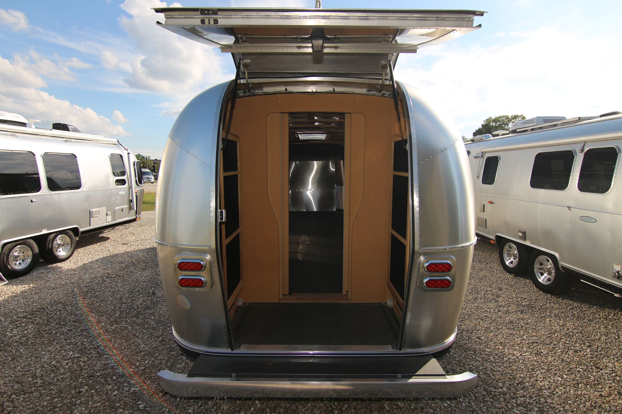 Used 2016 Airstream Flying Cloud 27 Travel Trailer  For Sale