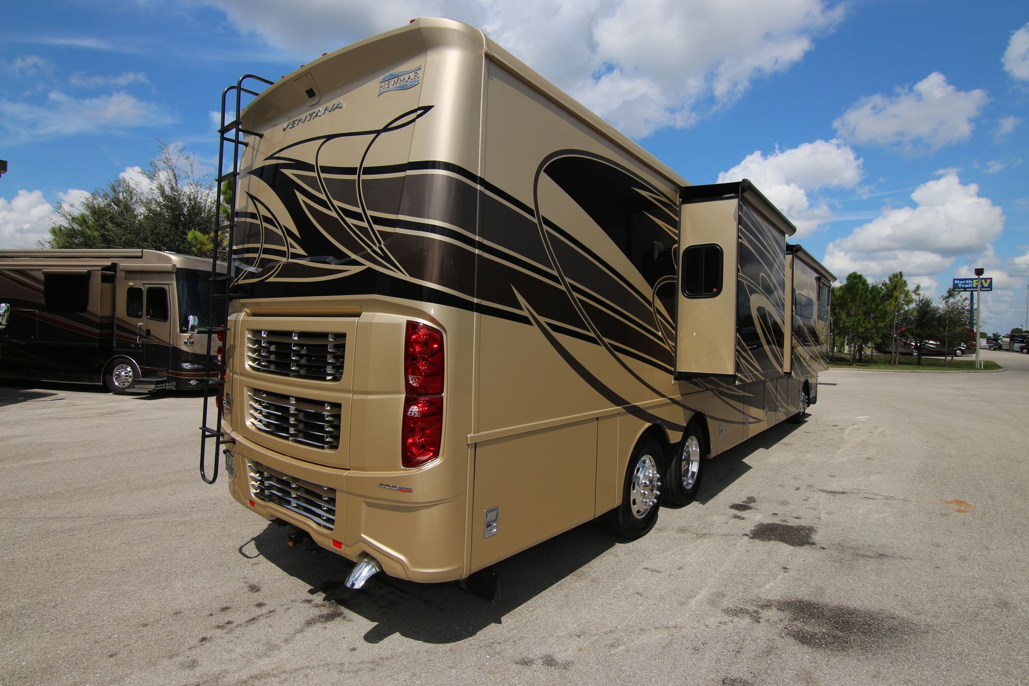 Used 2018 Newmar Ventana 4369 Class A  For Sale