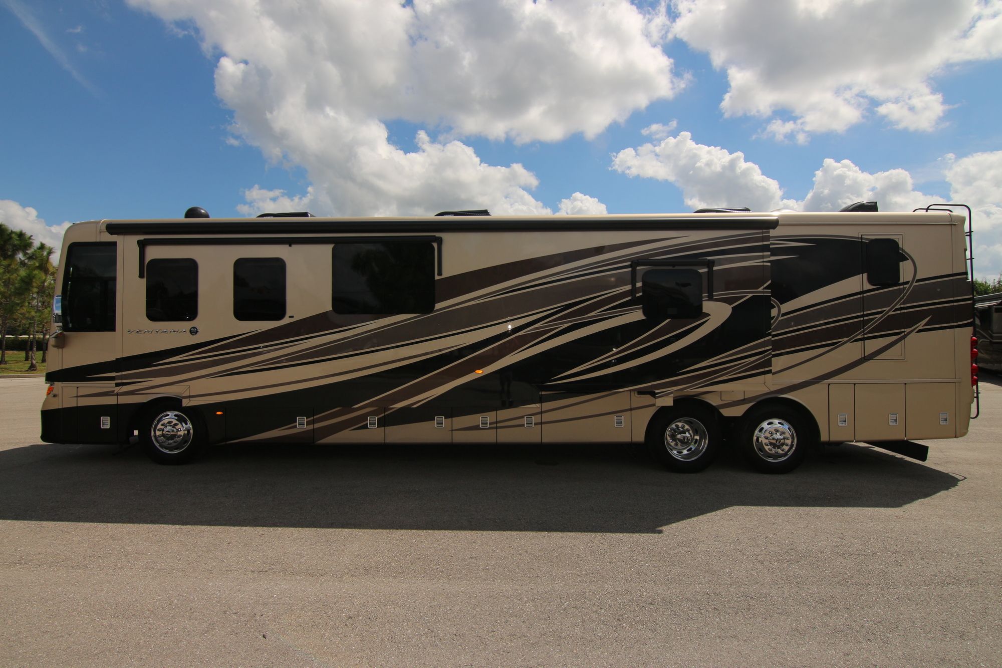 Used 2018 Newmar Ventana 4369 Class A  For Sale