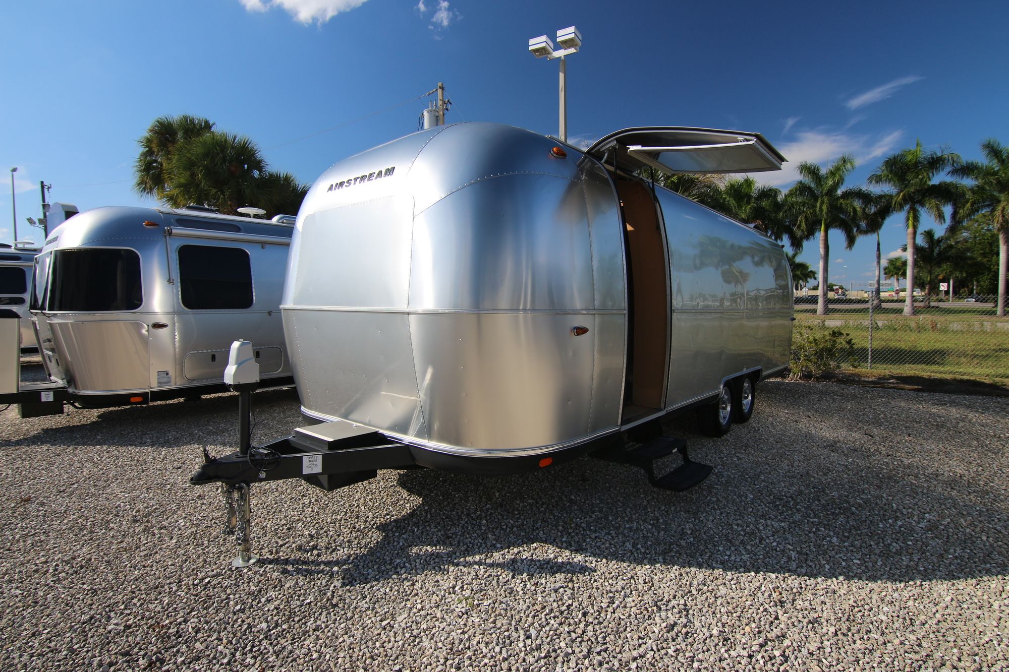 Used 2016 Airstream Flying Cloud 27 Travel Trailer  For Sale